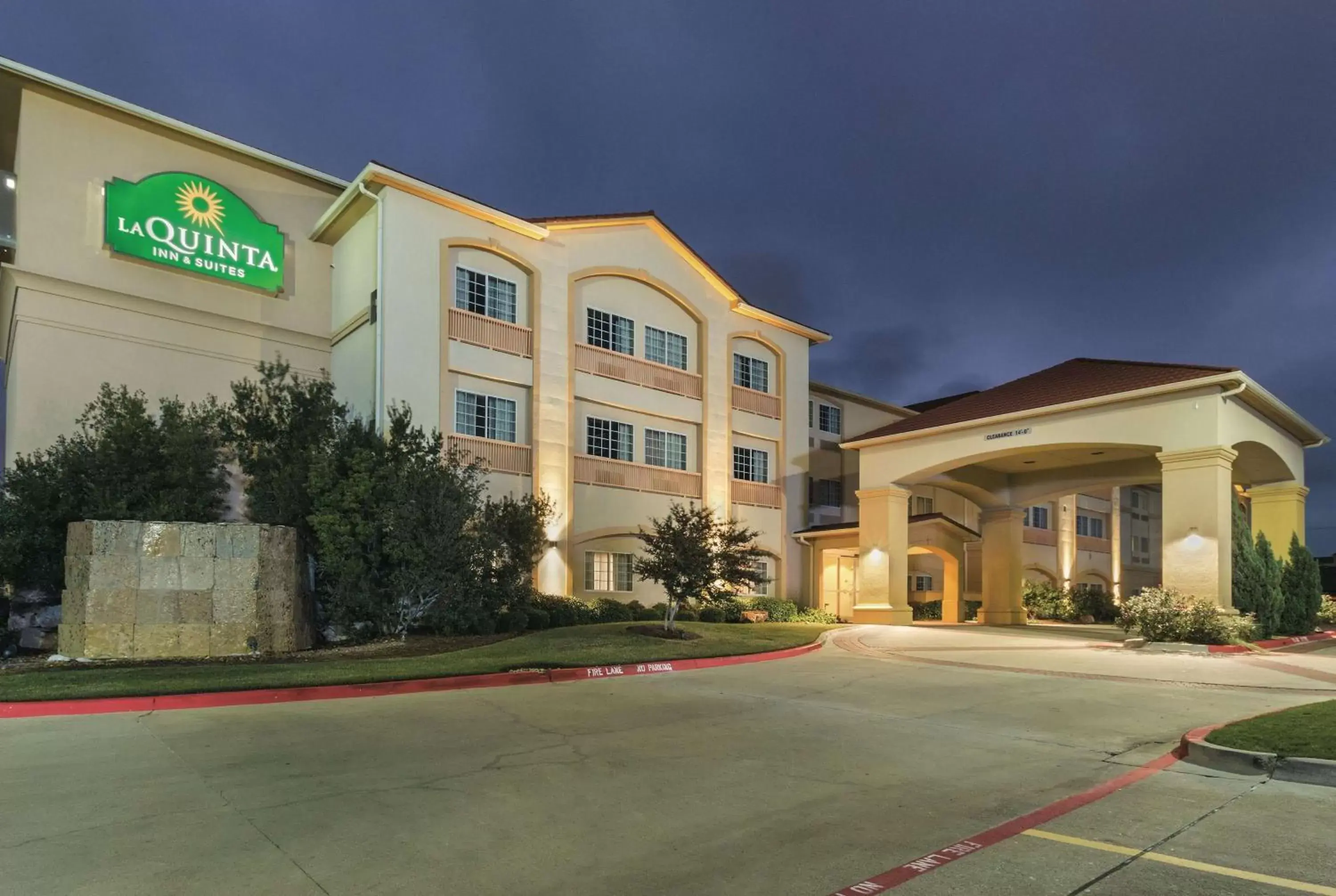 Property Building in La Quinta by Wyndham Woodway - Waco South