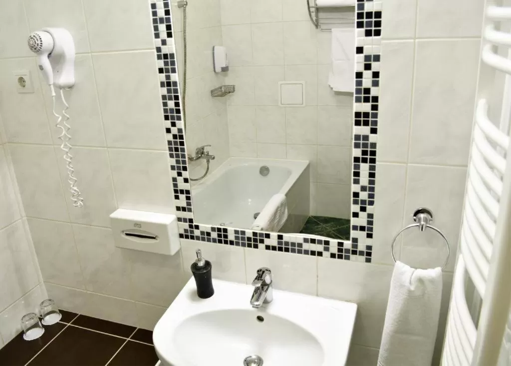 Liza Aqua & Conference Hotel