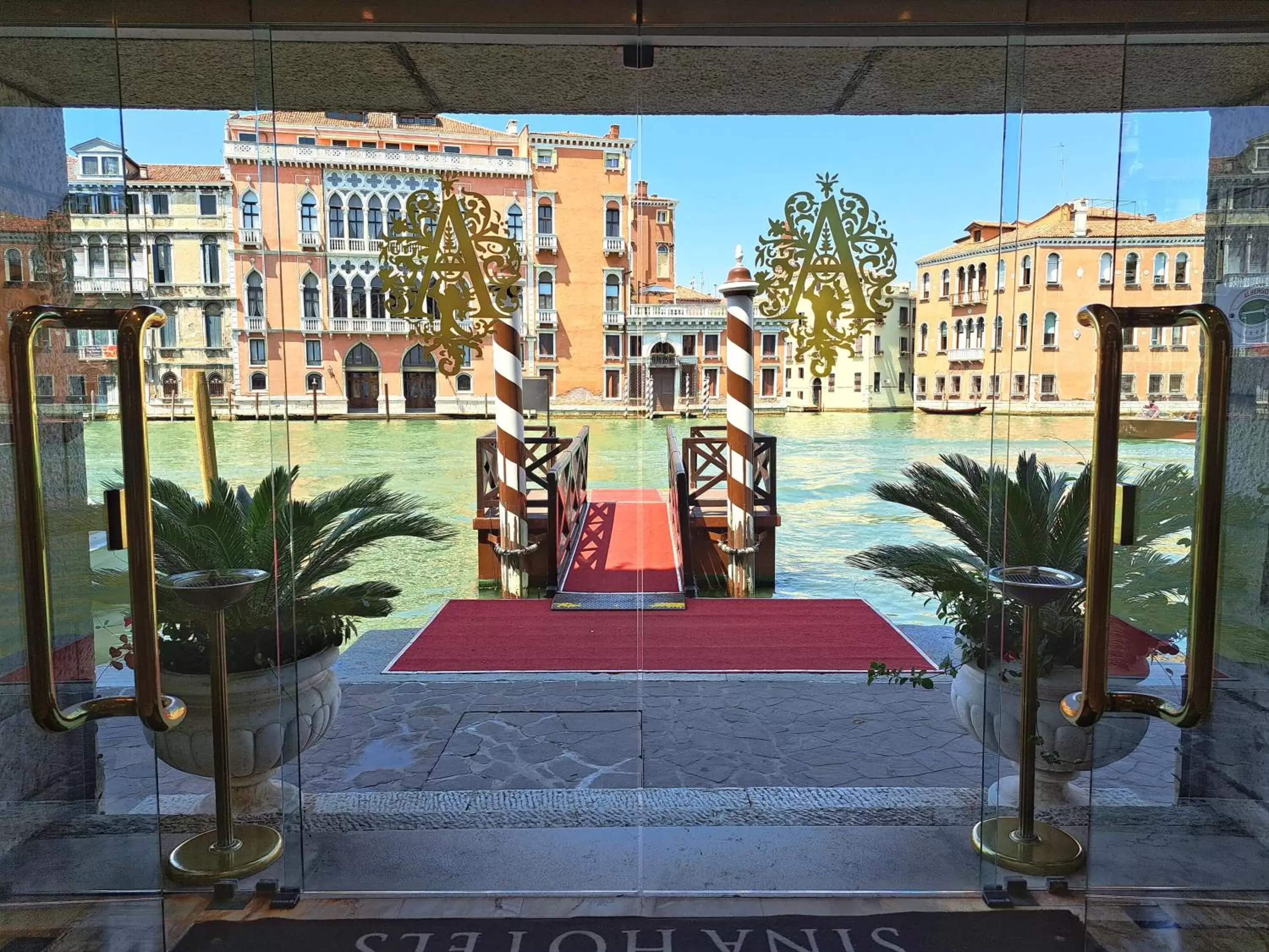 Facade/entrance in Sina Palazzo Sant'Angelo