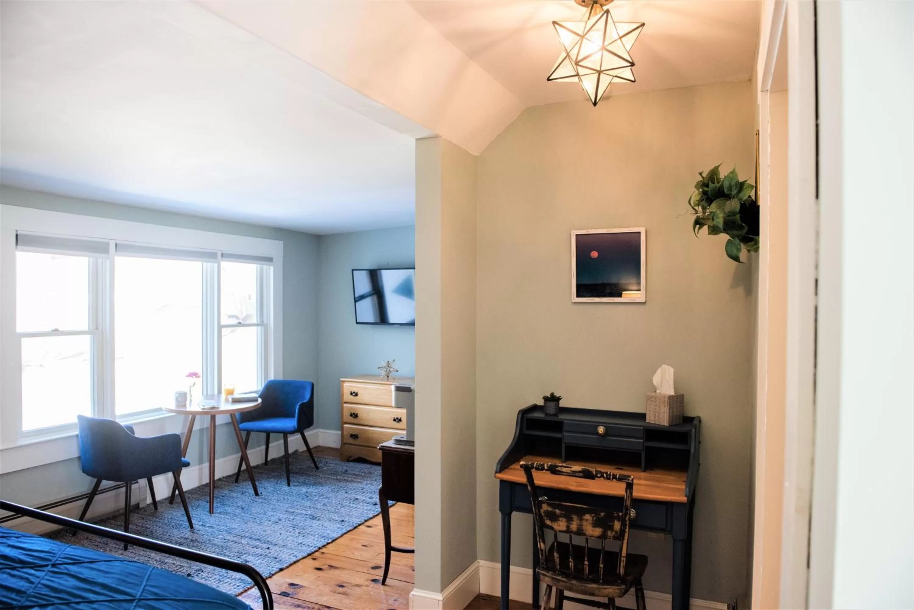 TV and multimedia, Bed in Inn on Golden Pond