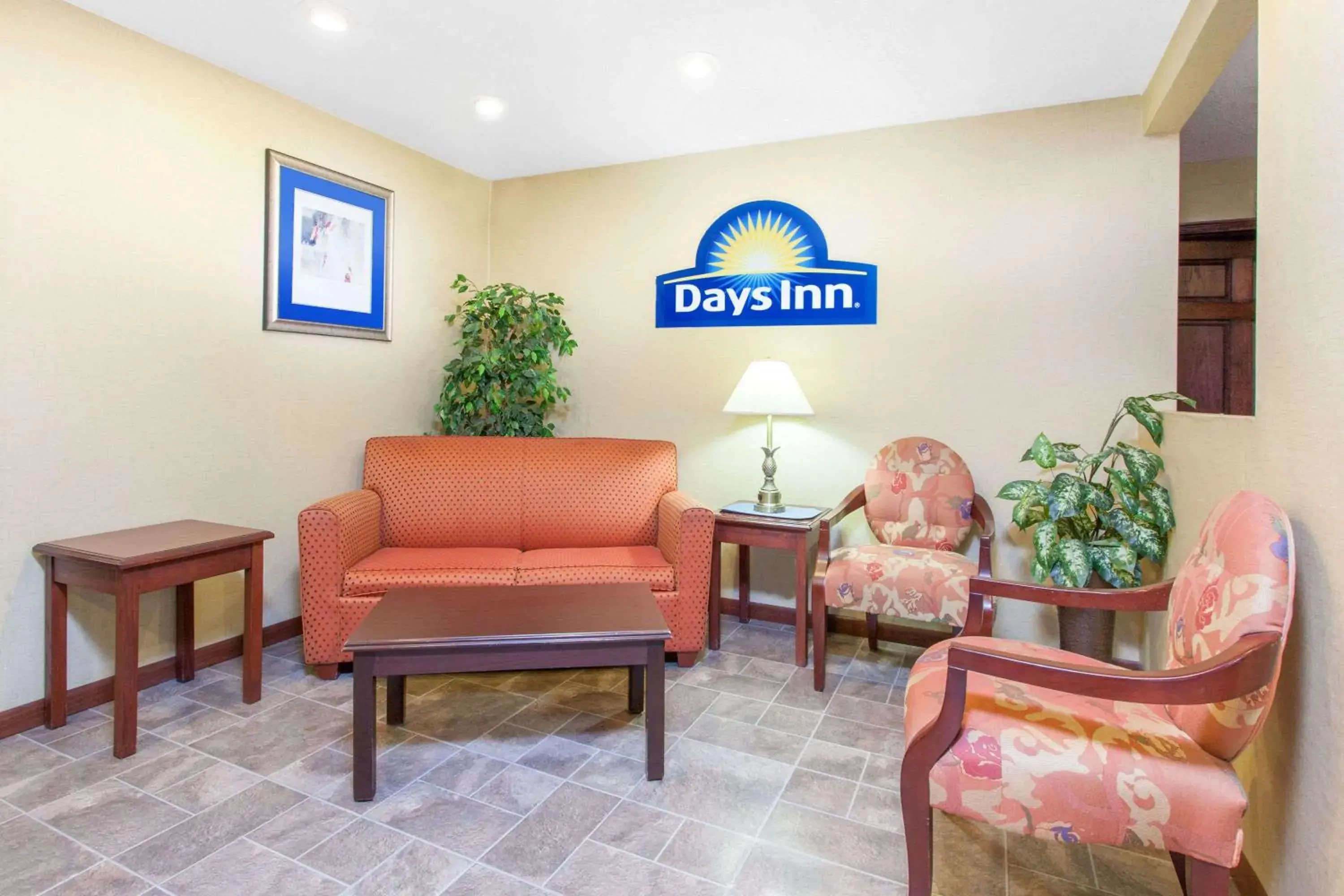 Lobby or reception, Seating Area in Days Inn by Wyndham Maumee/Toledo