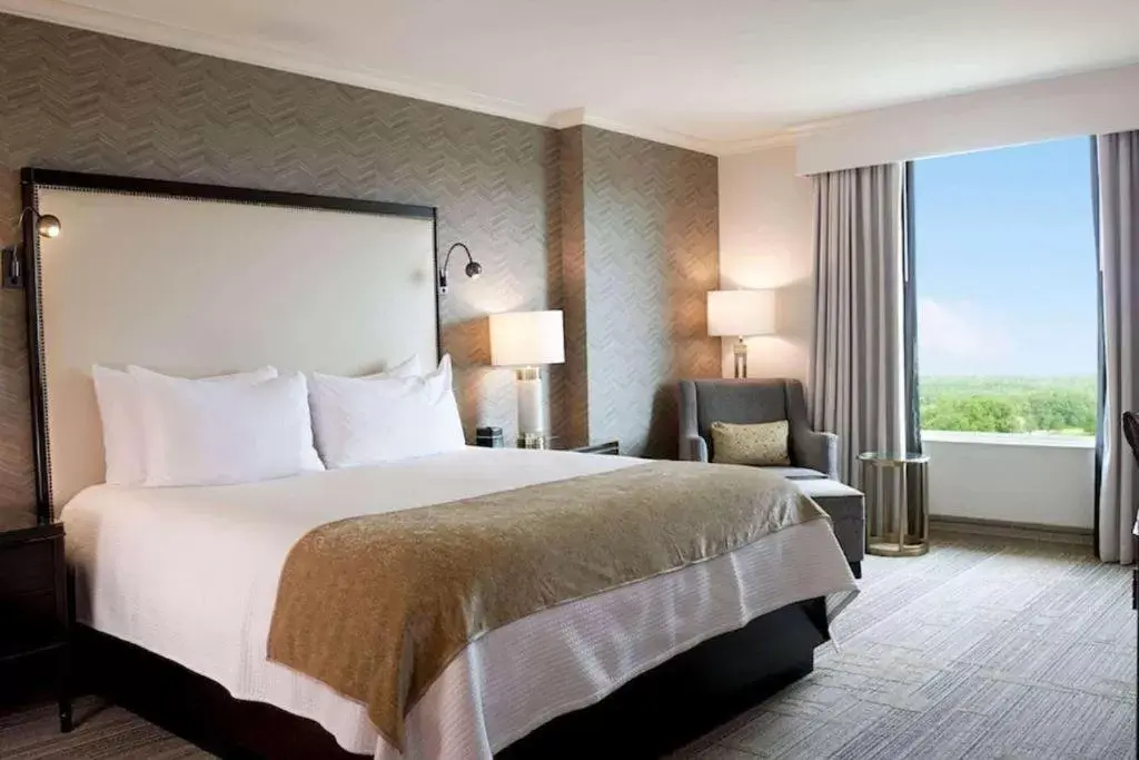 Bedroom, Bed in Grandover Resort & Spa, a Wyndham Grand Hotel