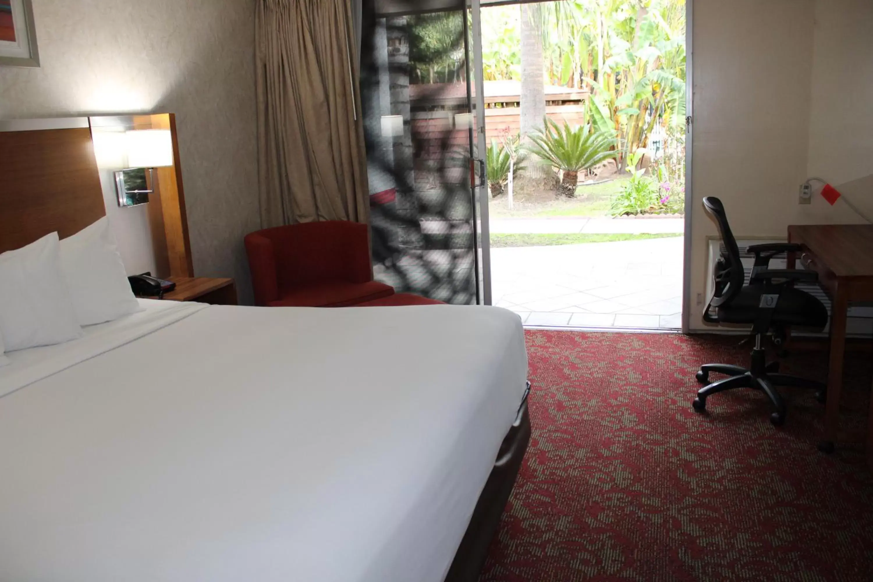 Photo of the whole room, Bed in Duniya Hotel