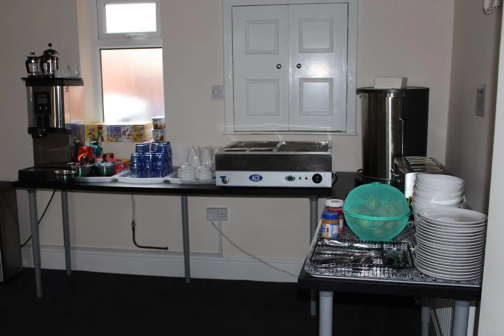 Kitchen/Kitchenette in The Premier Lodge