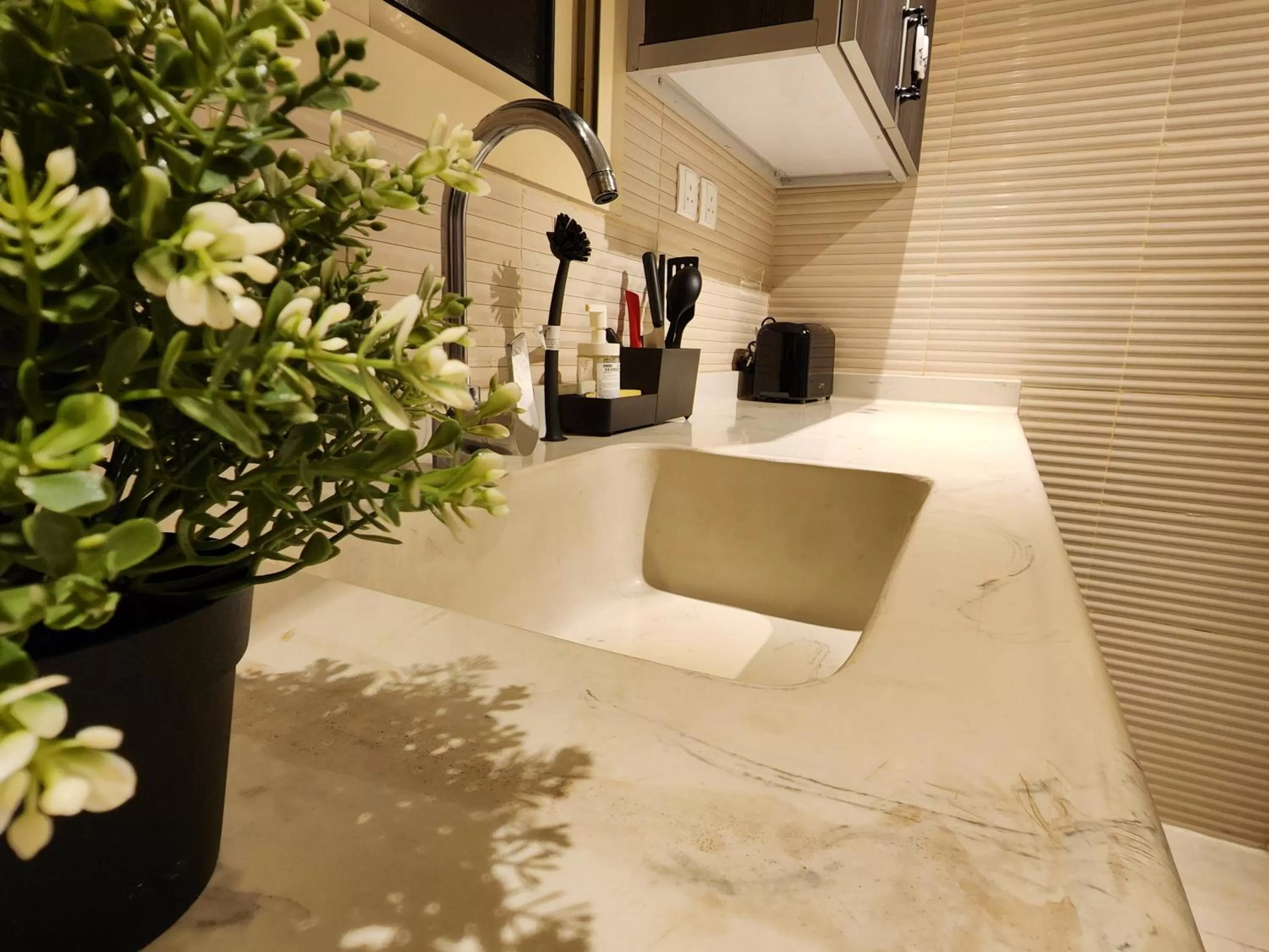 Coffee/tea facilities in Rasis Serviced Apartments