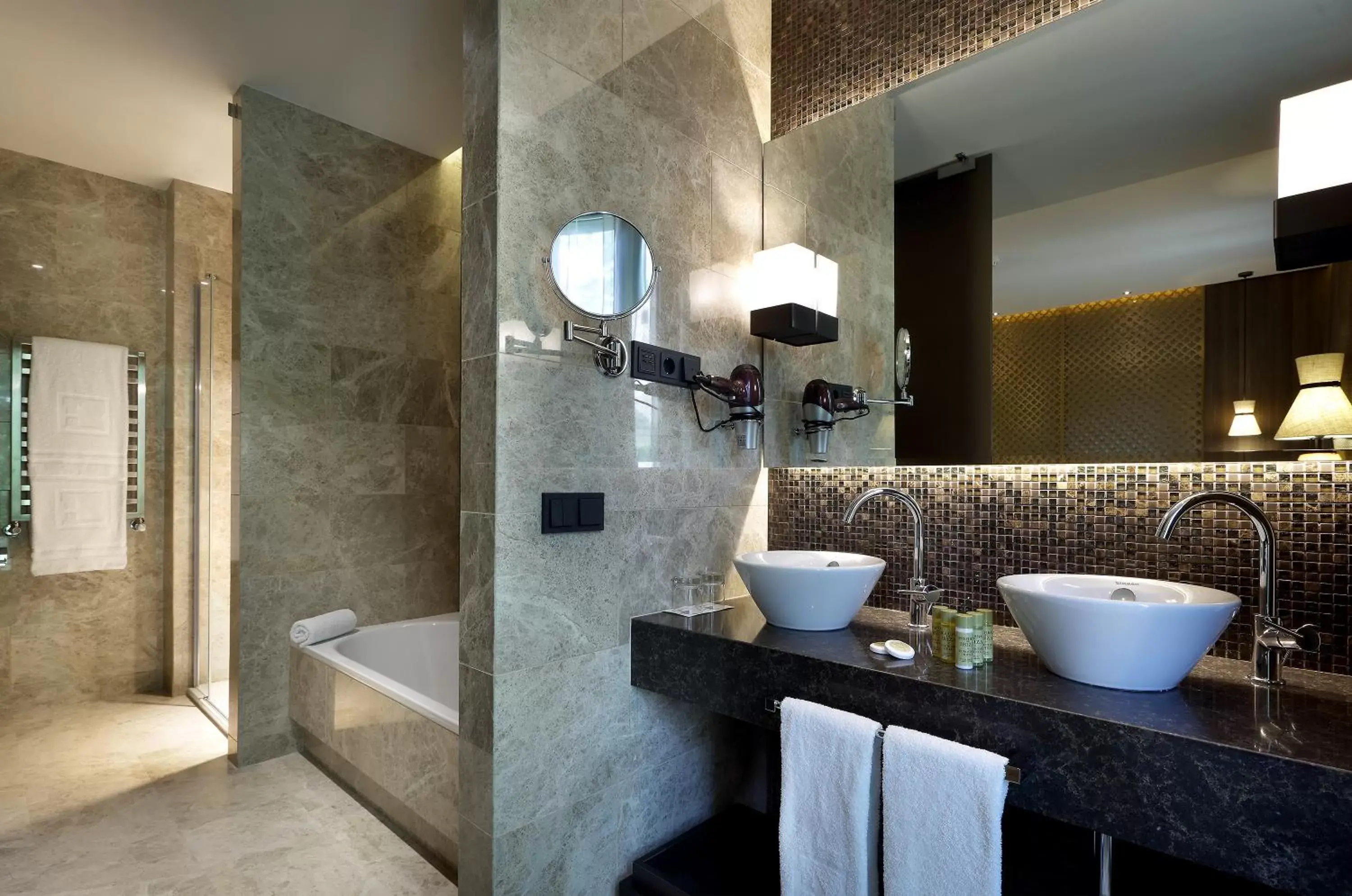 Bathroom in Áurea Washington Irving by Eurostars Hotel Company