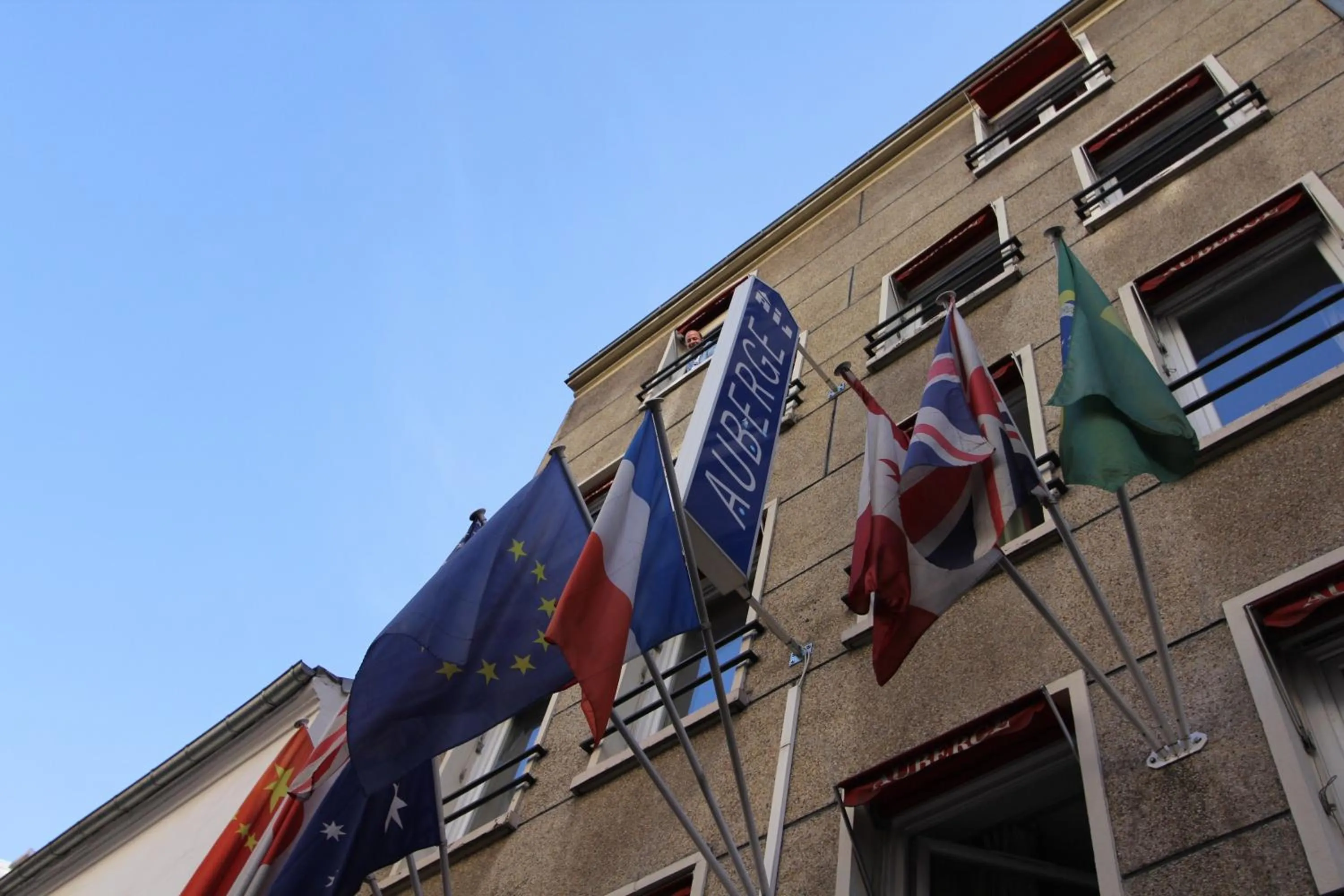 Property building in Auberge Internationale des Jeunes