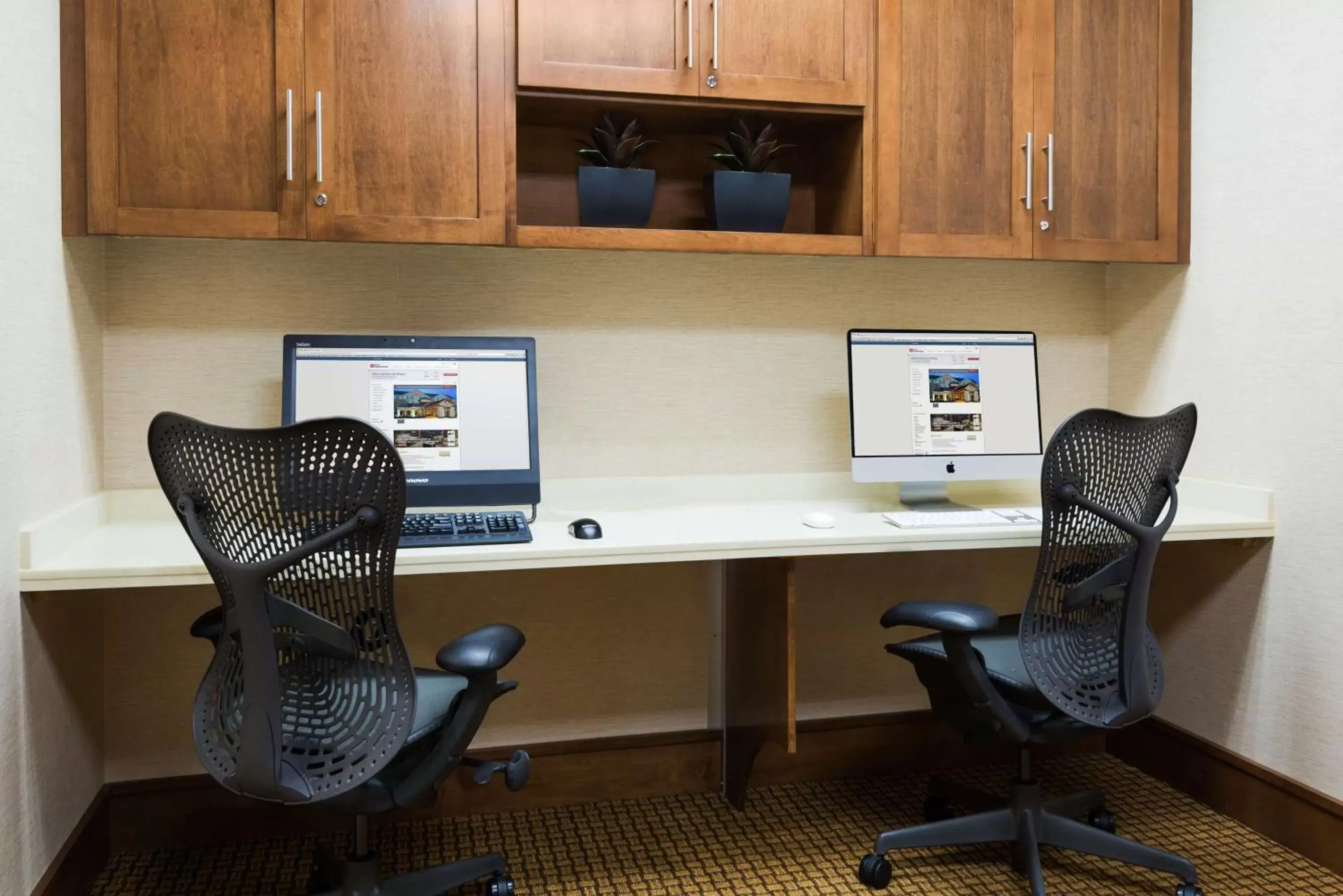 Business facilities, Business Area/Conference Room in Hilton Garden Inn Wayne