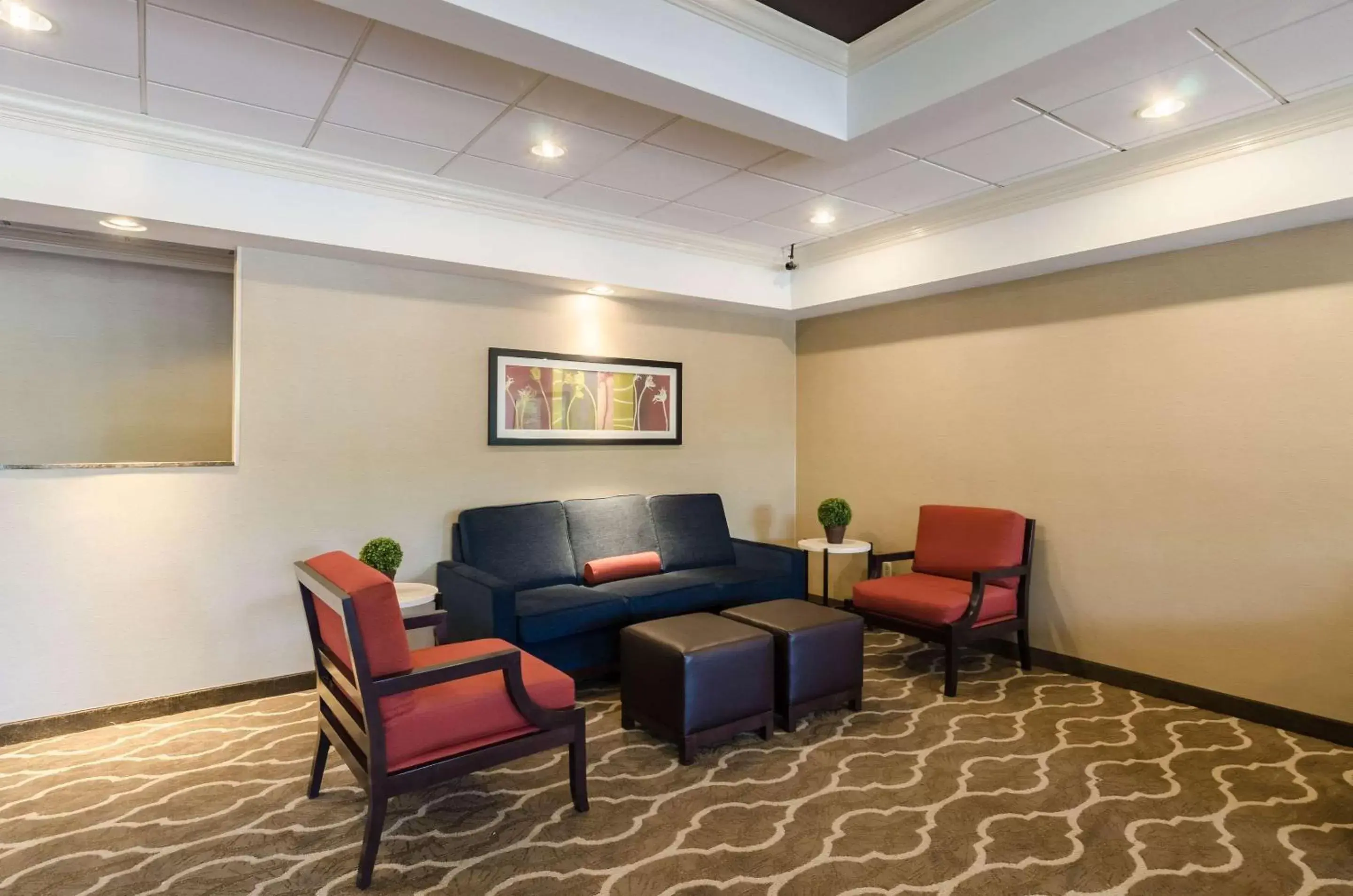 Lobby or reception, Seating Area in Comfort Inn Randolph-Boston