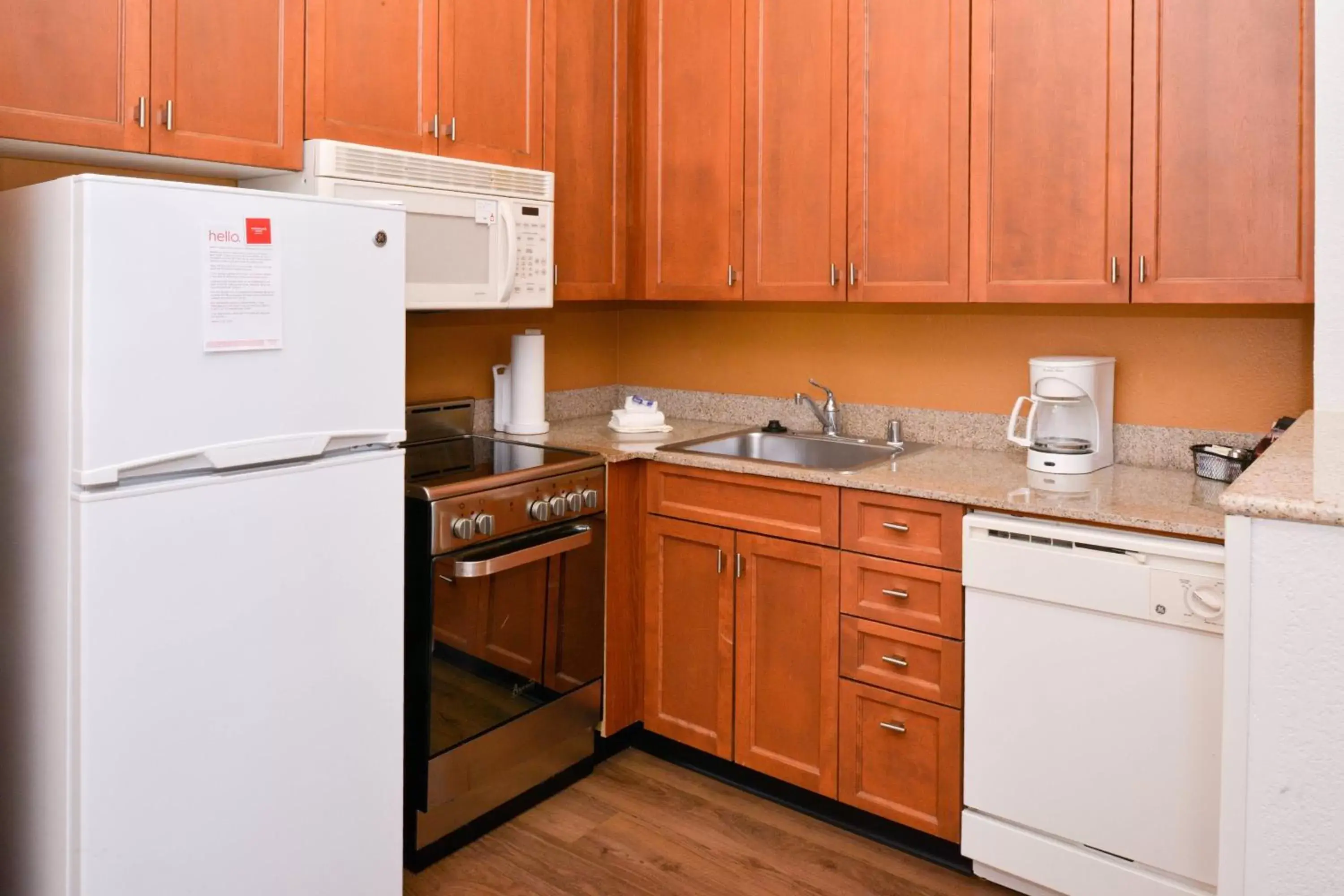 Bedroom, Kitchen/Kitchenette in TownePlace Suites by Marriott Ontario Airport