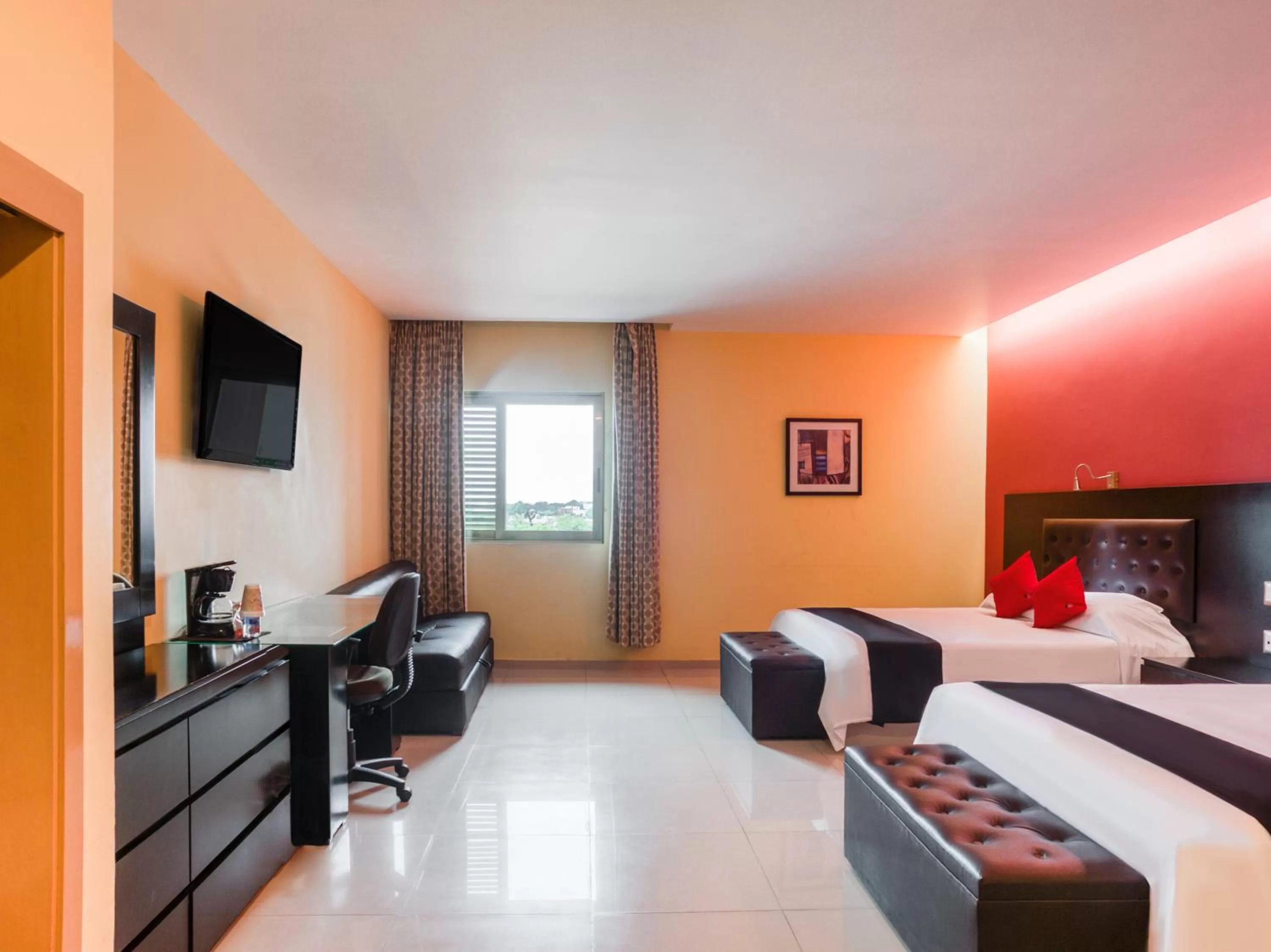 TV and multimedia, Bed in Veracruz Suites Hotel