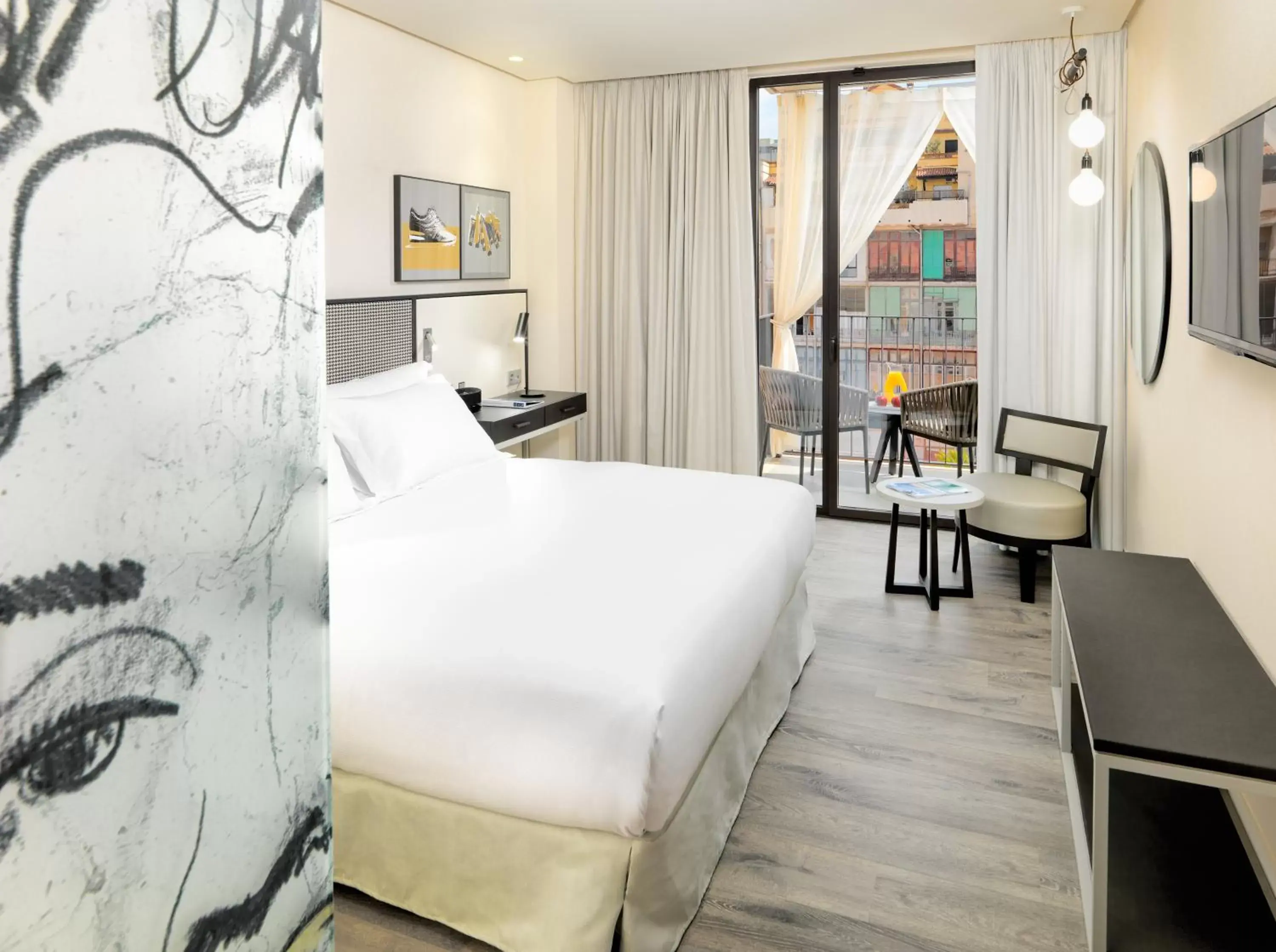 Superior Double or Twin Room with Terrace in H10 Art Gallery 4* Sup Superior Double or Twin Room with Terrace in H10 Art Gallery 4* Sup