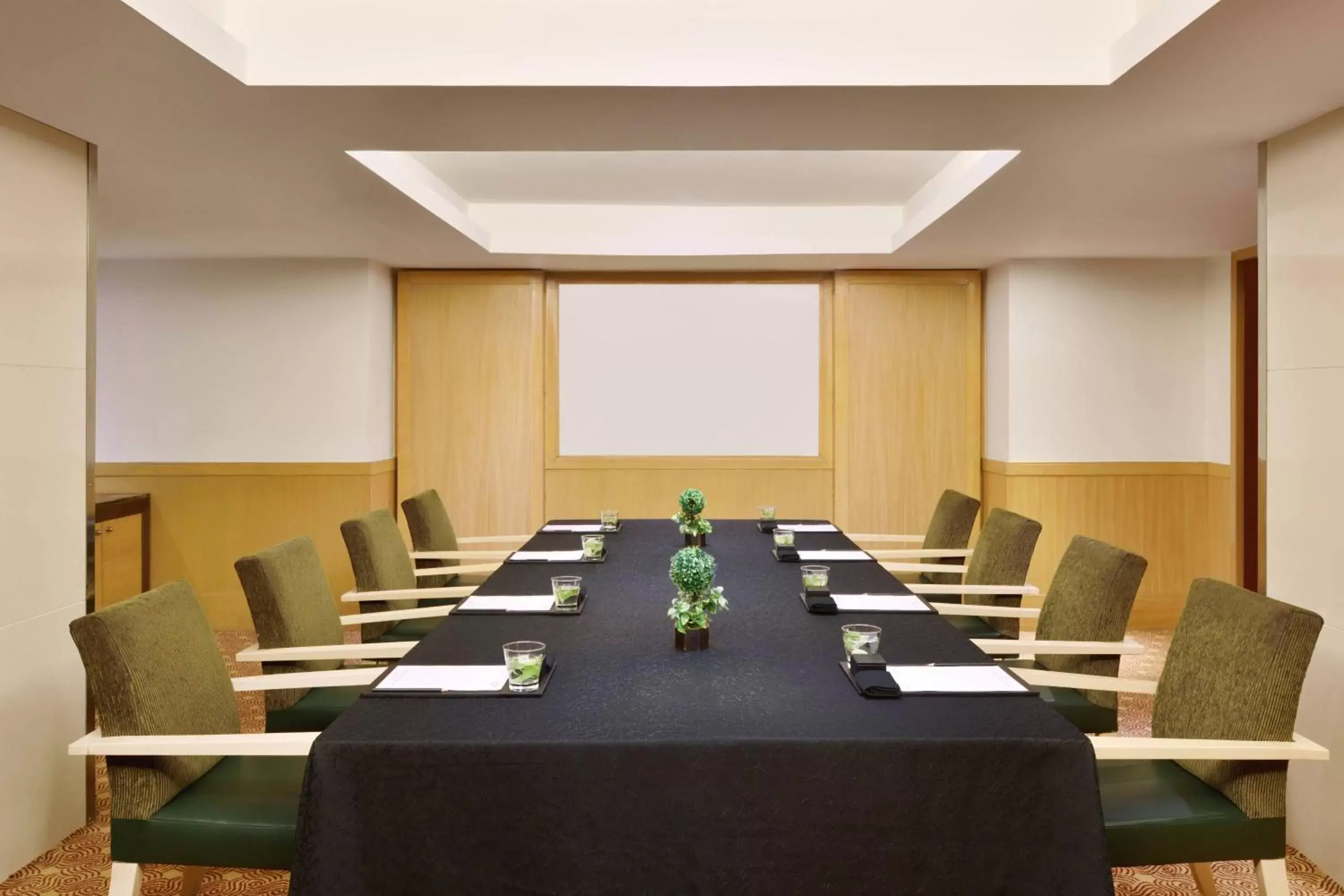 Meeting/conference room in Courtyard by Marriott Chennai