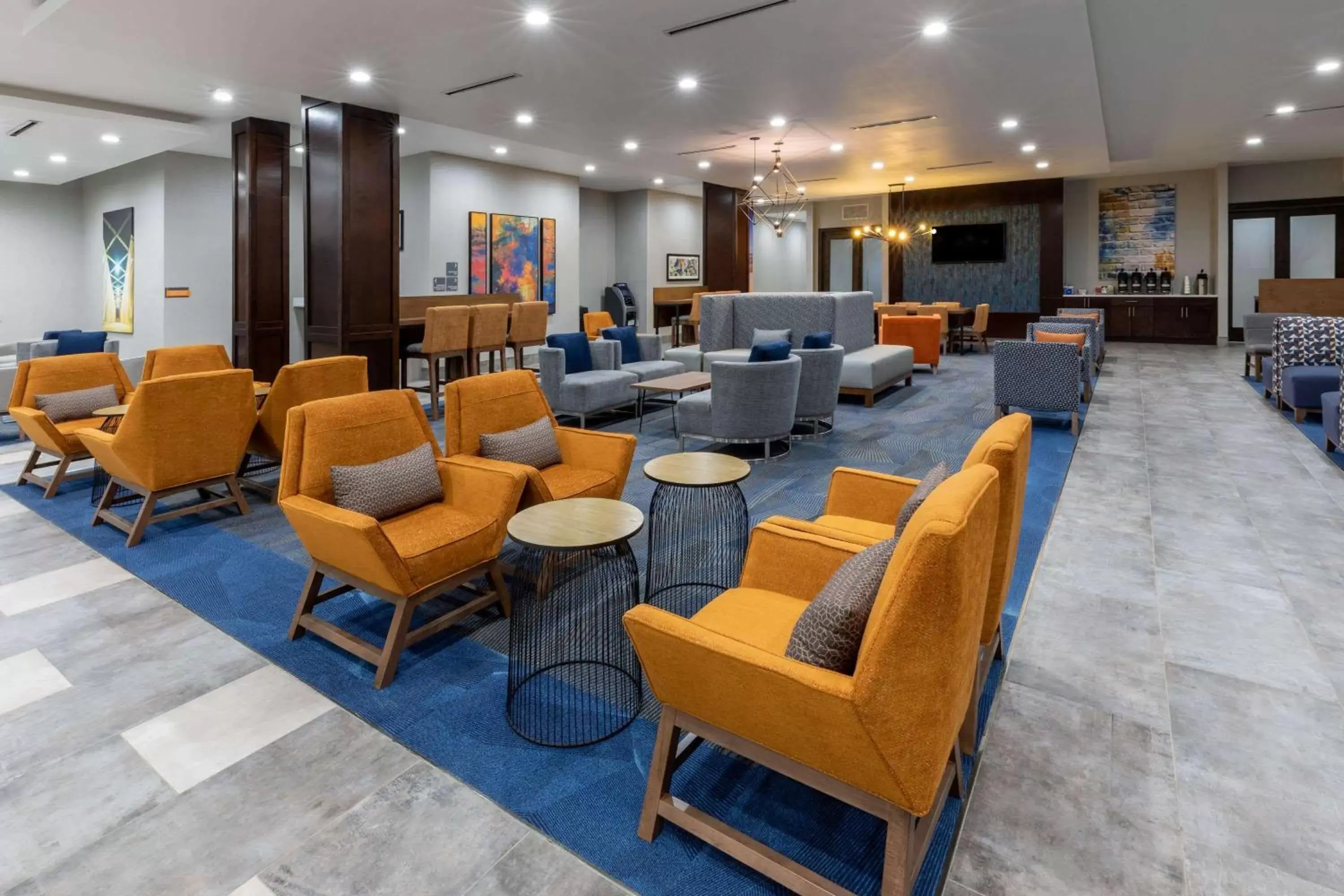 Lobby or reception, Lounge/Bar in La Quinta Inn & Suites by Wyndham Frisco