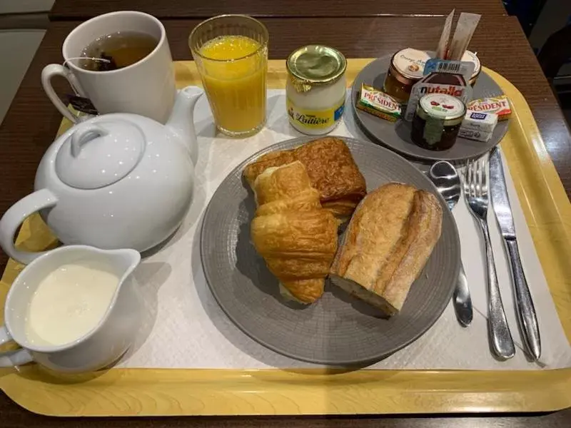 Continental breakfast, Breakfast in Arc Elysées