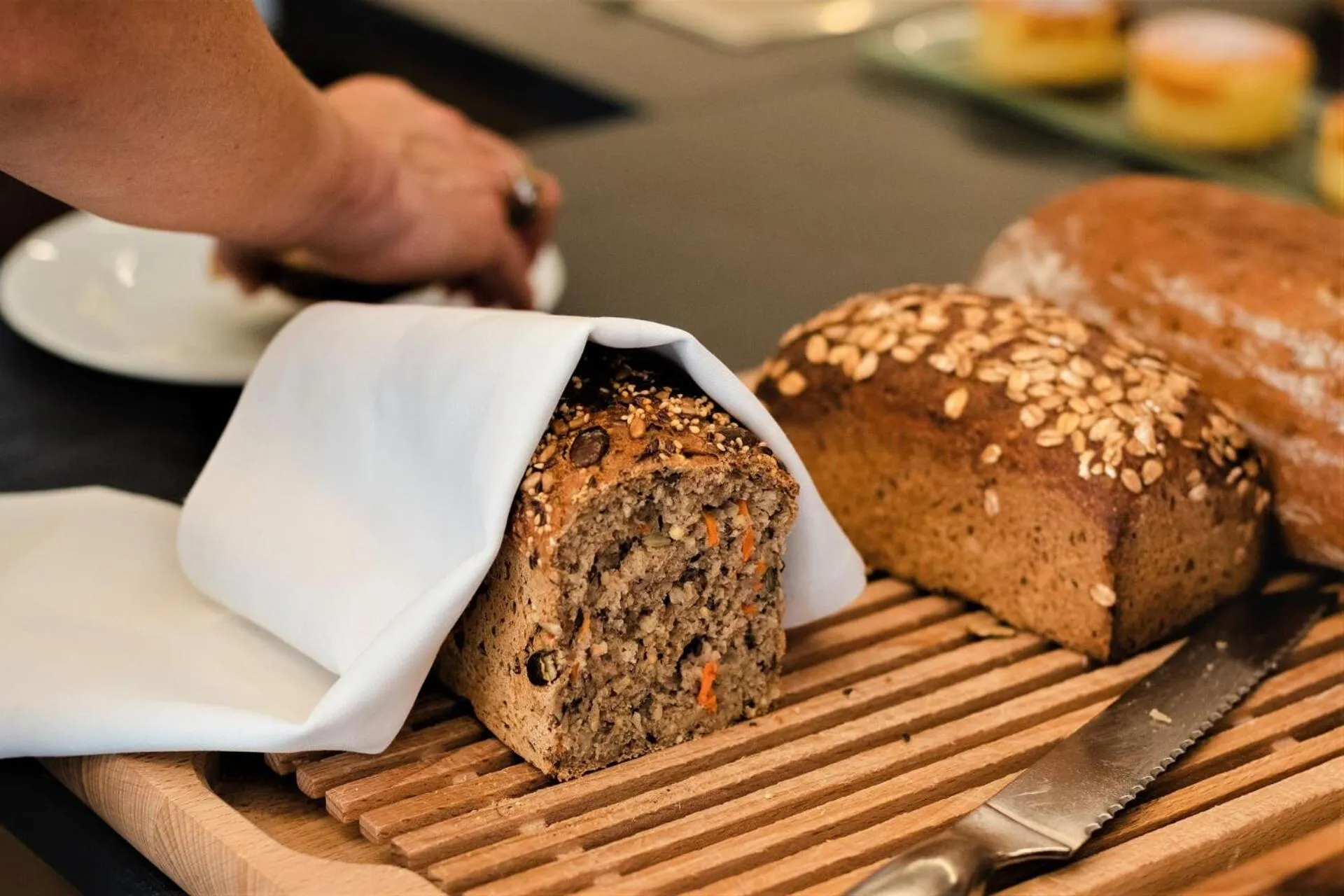 Food and drinks in Hotel Merkur - Superior