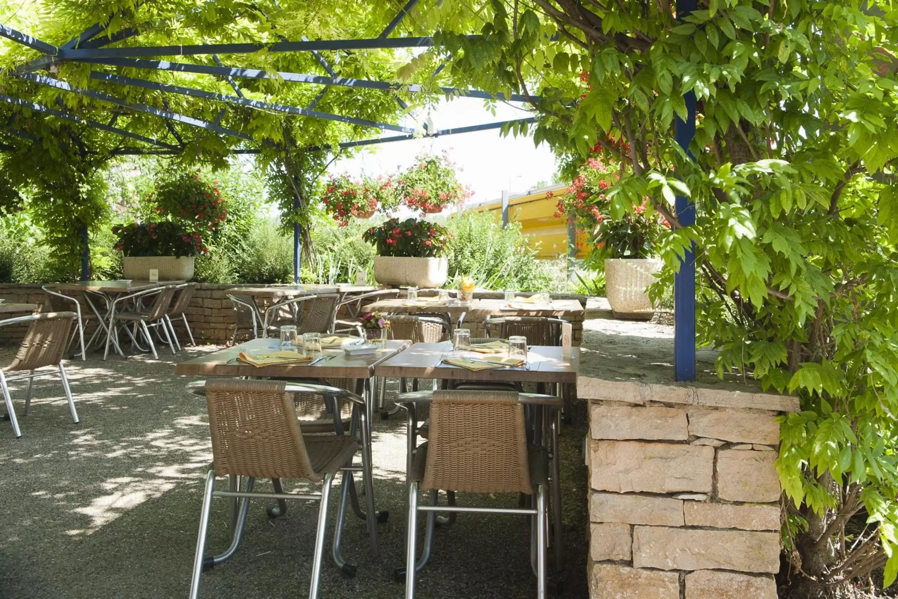 Balcony/Terrace, Restaurant/Places to Eat in Kyriad Beaune