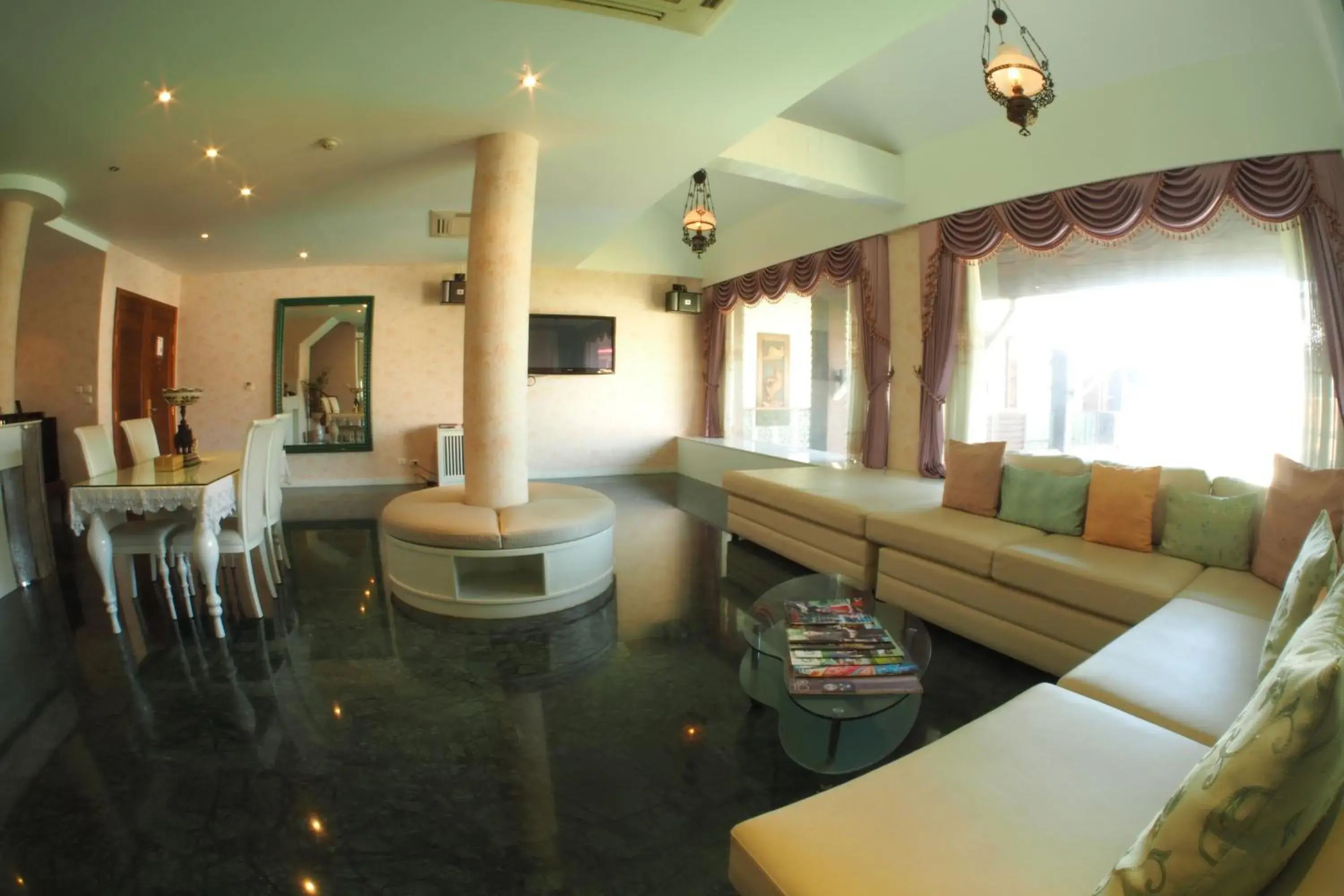 Seating Area in Kodchasri Thani Hotel