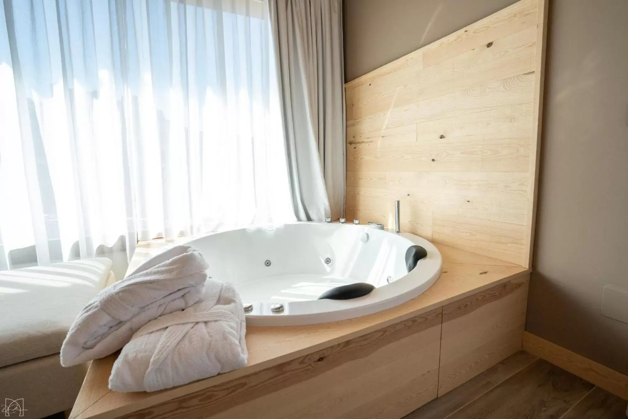 Hot Tub, Bathroom in Hotel Don Marcos