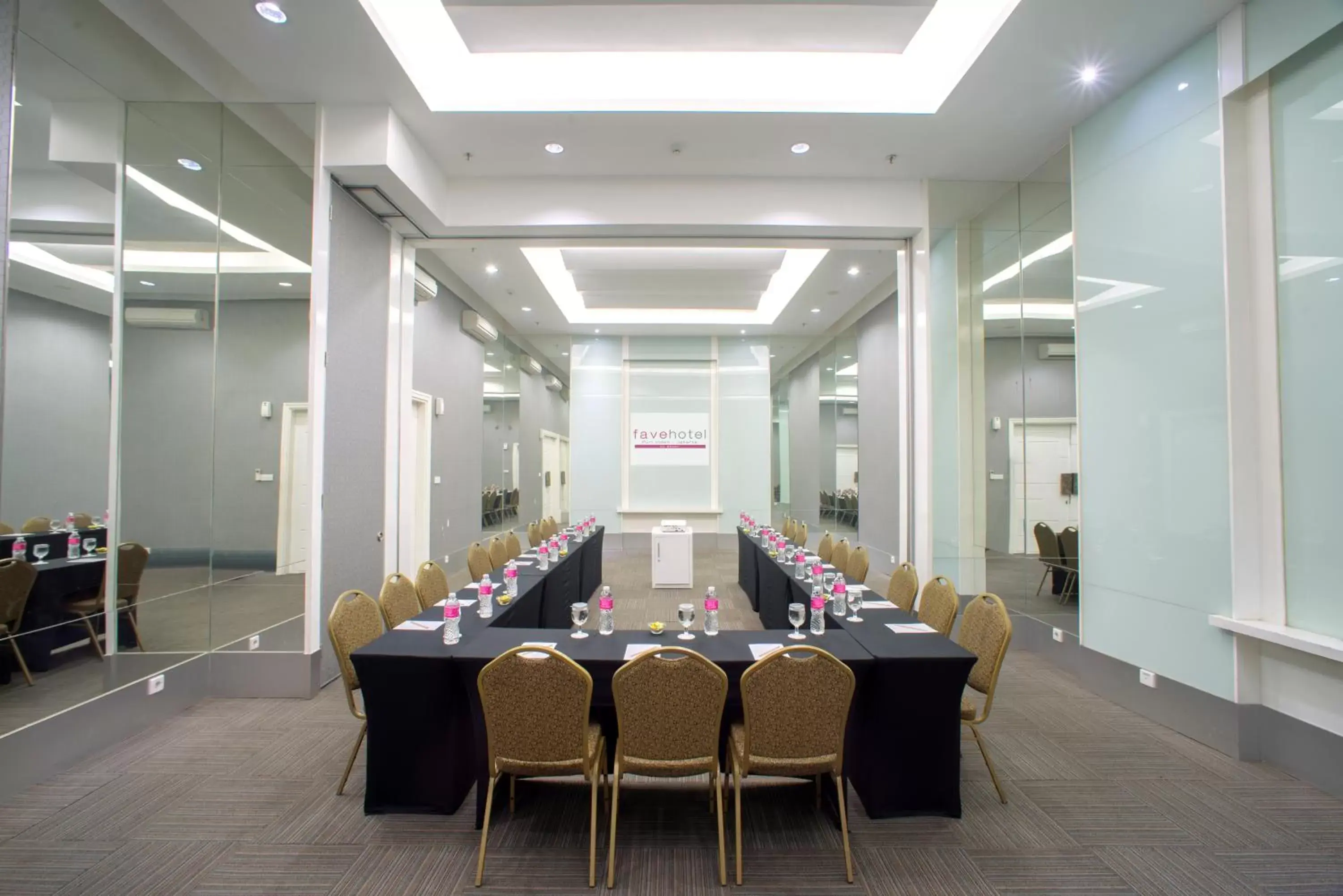 Meeting/conference room in favehotel Puri Indah Jakarta