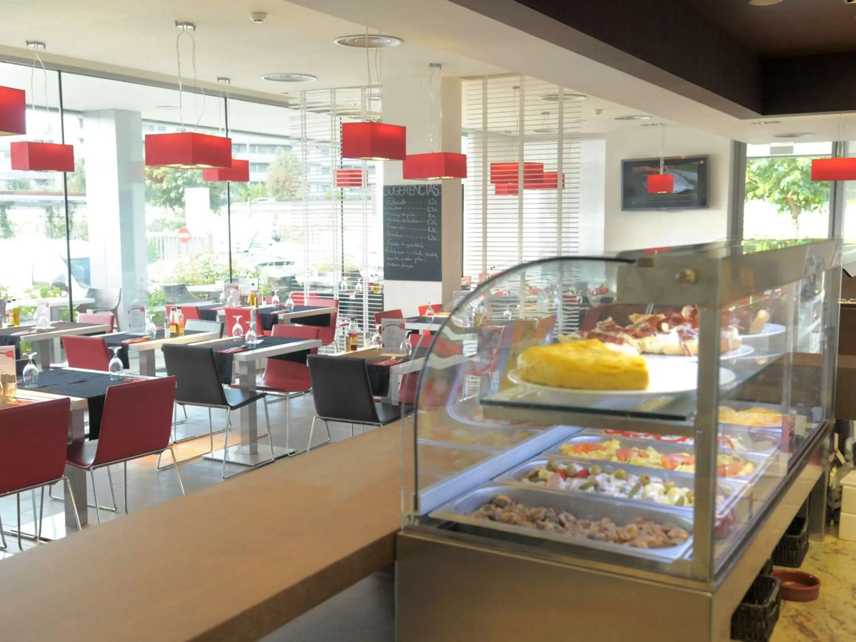 On site, Restaurant/Places to Eat in Ibis Budget Lleida