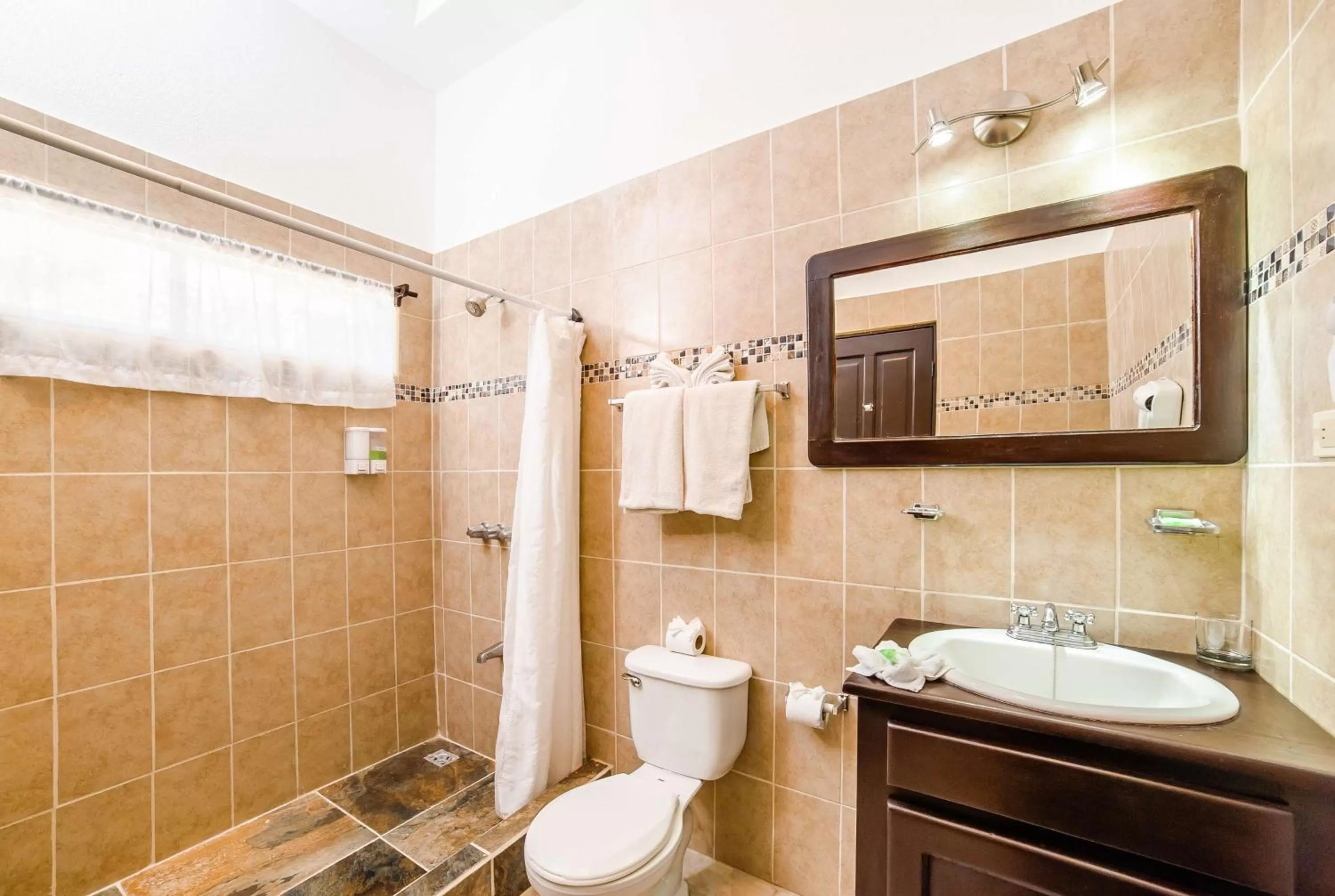 Jungle Room in Best Western Tamarindo Vista Villas