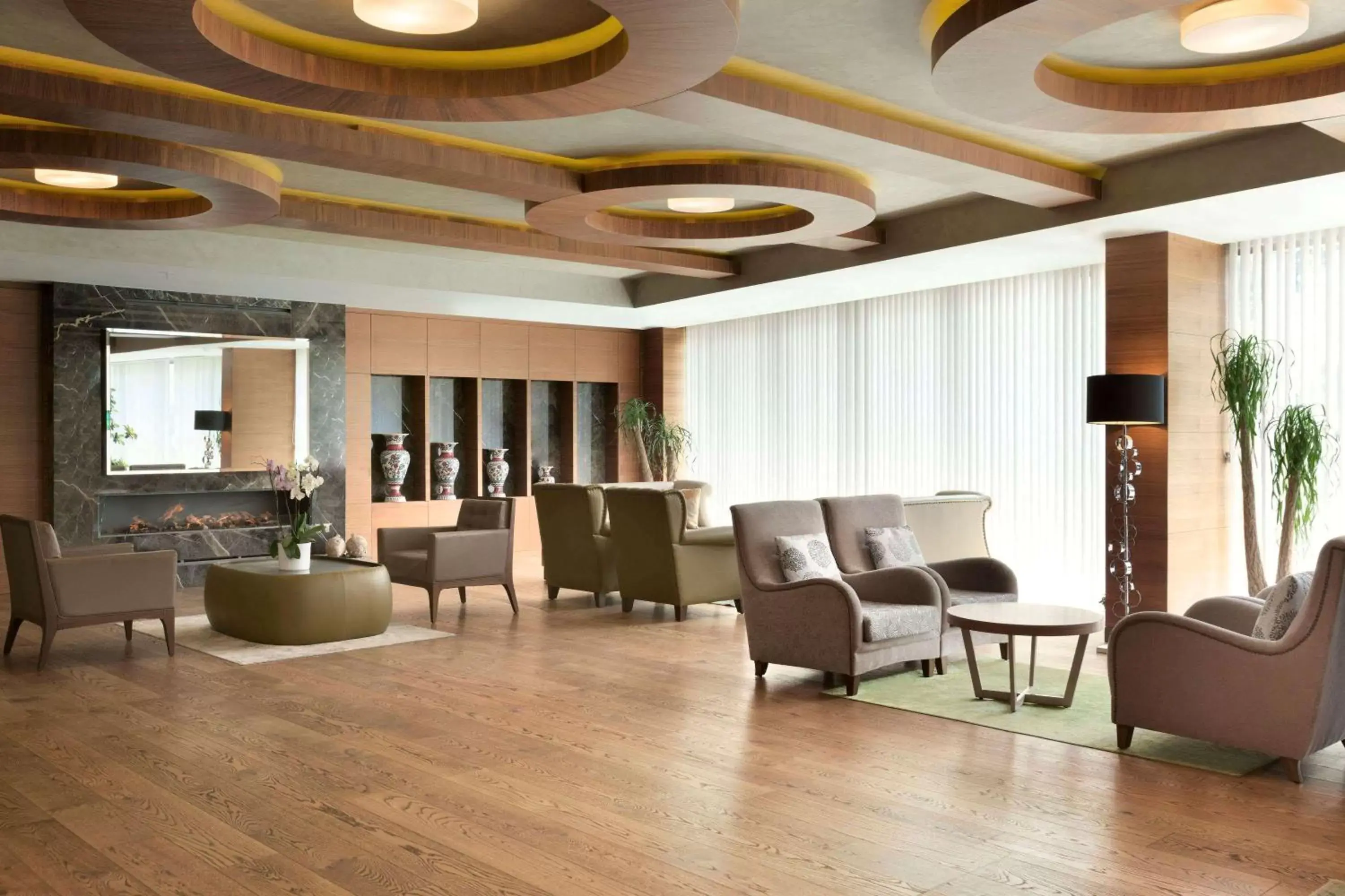 Lobby or reception in Ramada by Wyndham Gemli̇k