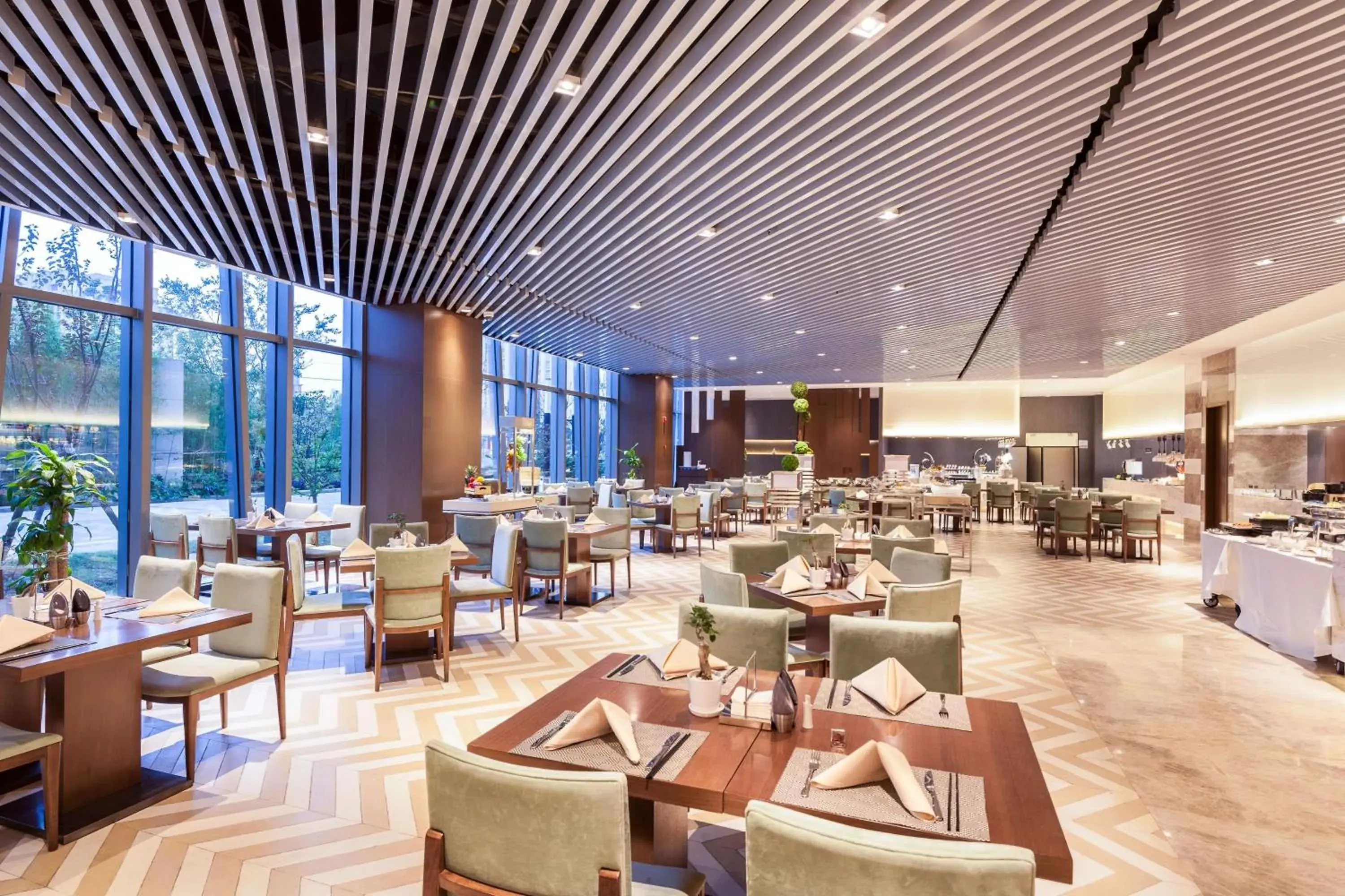 Restaurant/Places to Eat in Radisson Exhibition Center Shanghai