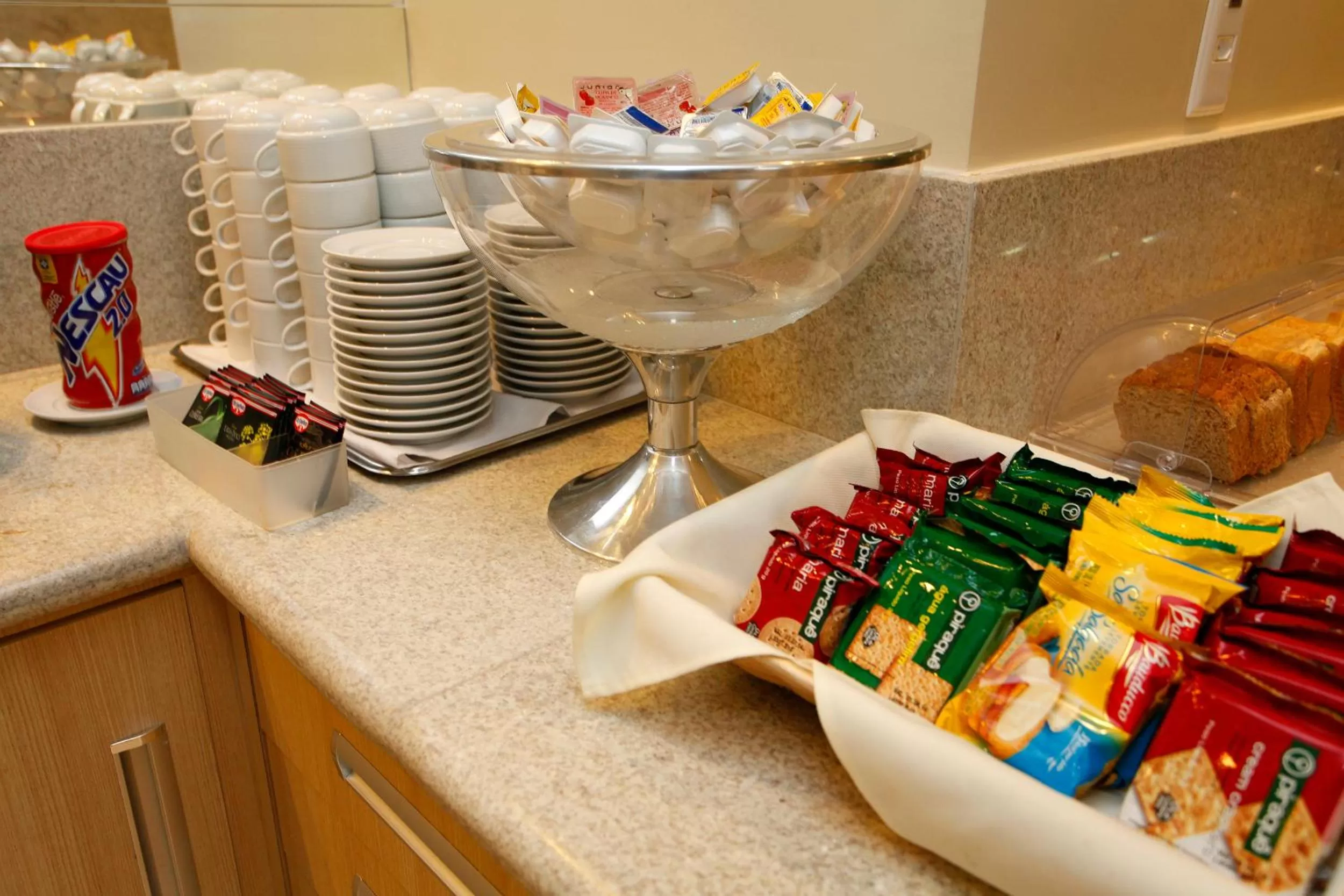 Food in Elegance Praia Hotel