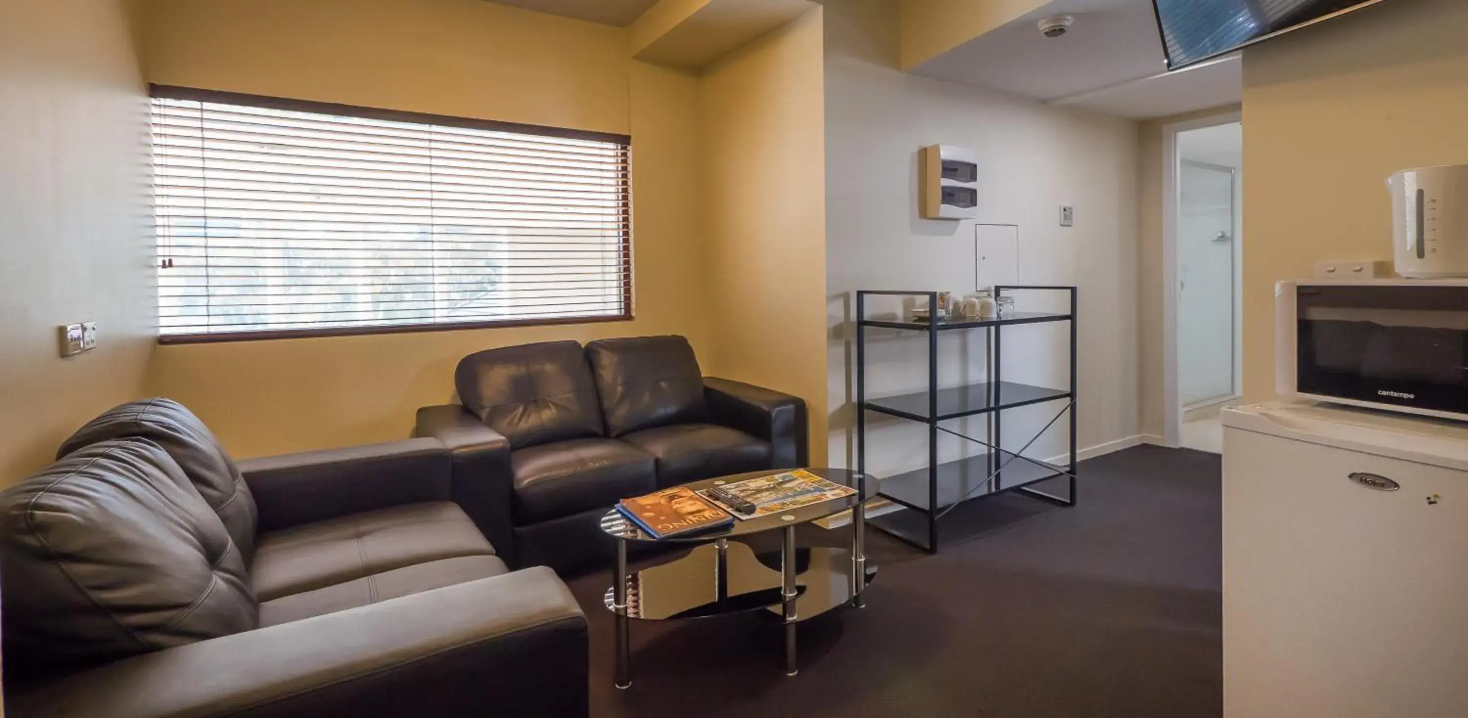 Budget Two Bedroom Hotel Room in Broadbeach Savannah Resort Budget Two Bedroom Hotel Room in Broadbeach Savannah Resort