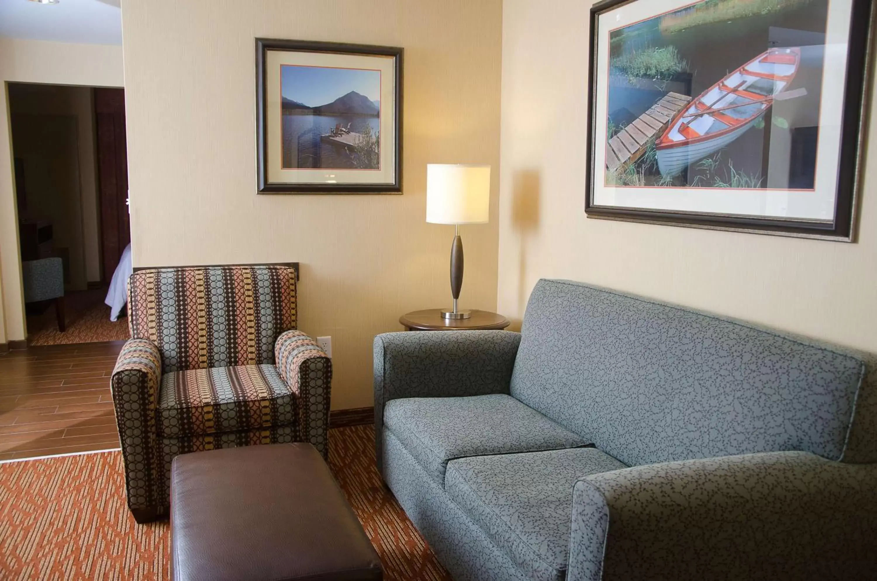 Living room, Seating Area in Hilton Garden Inn Watertown