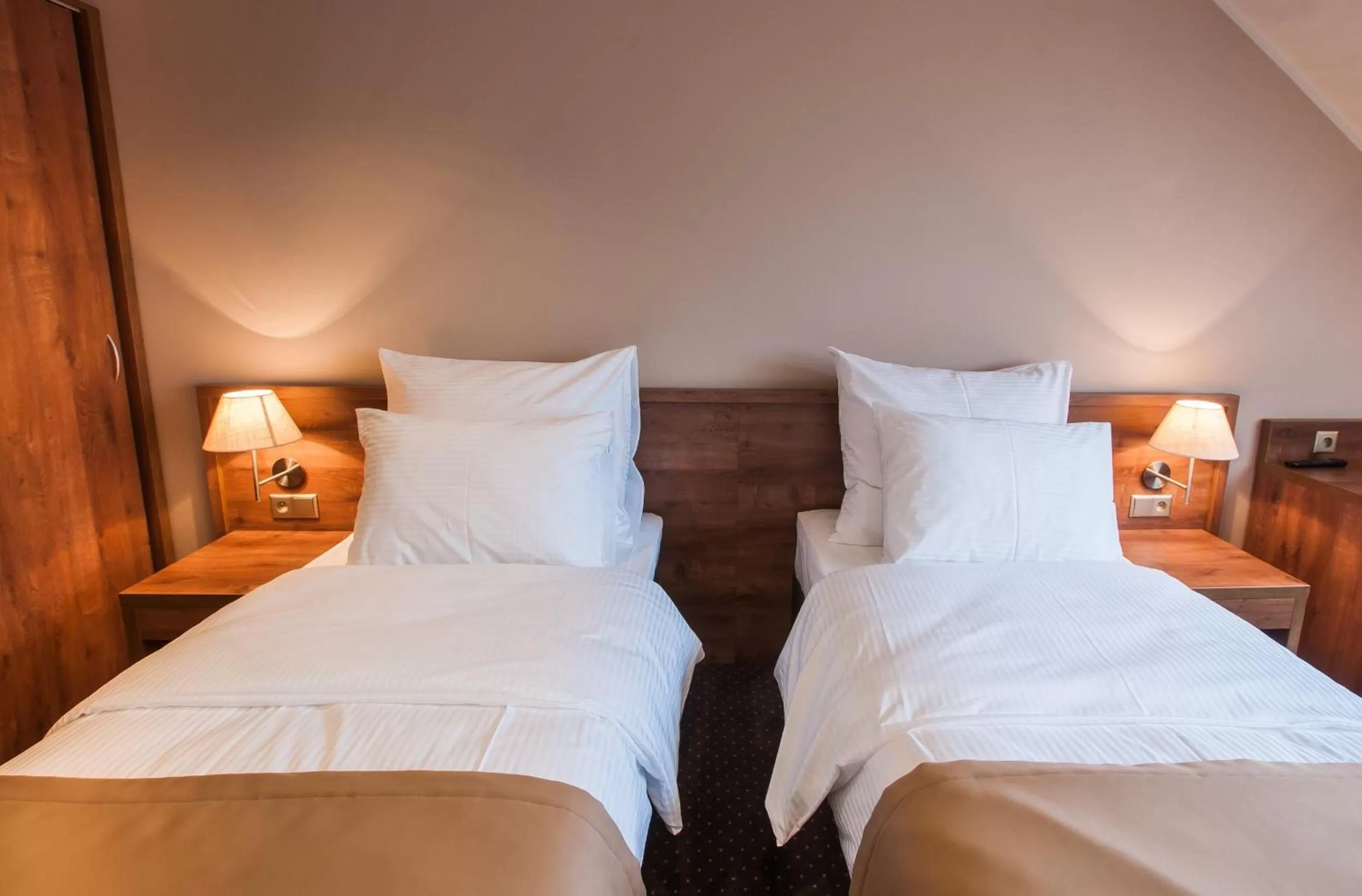 Photo of the whole room, Bed in Hotel Gem