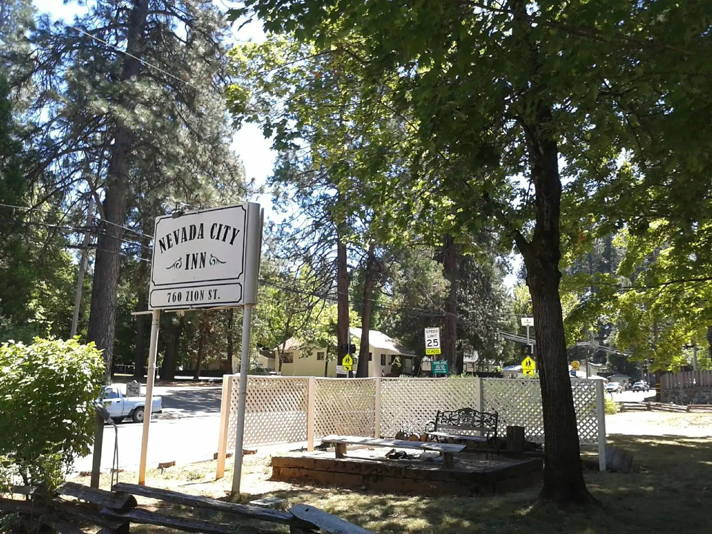 Garden, Restaurant/Places to Eat in Nevada City Inn