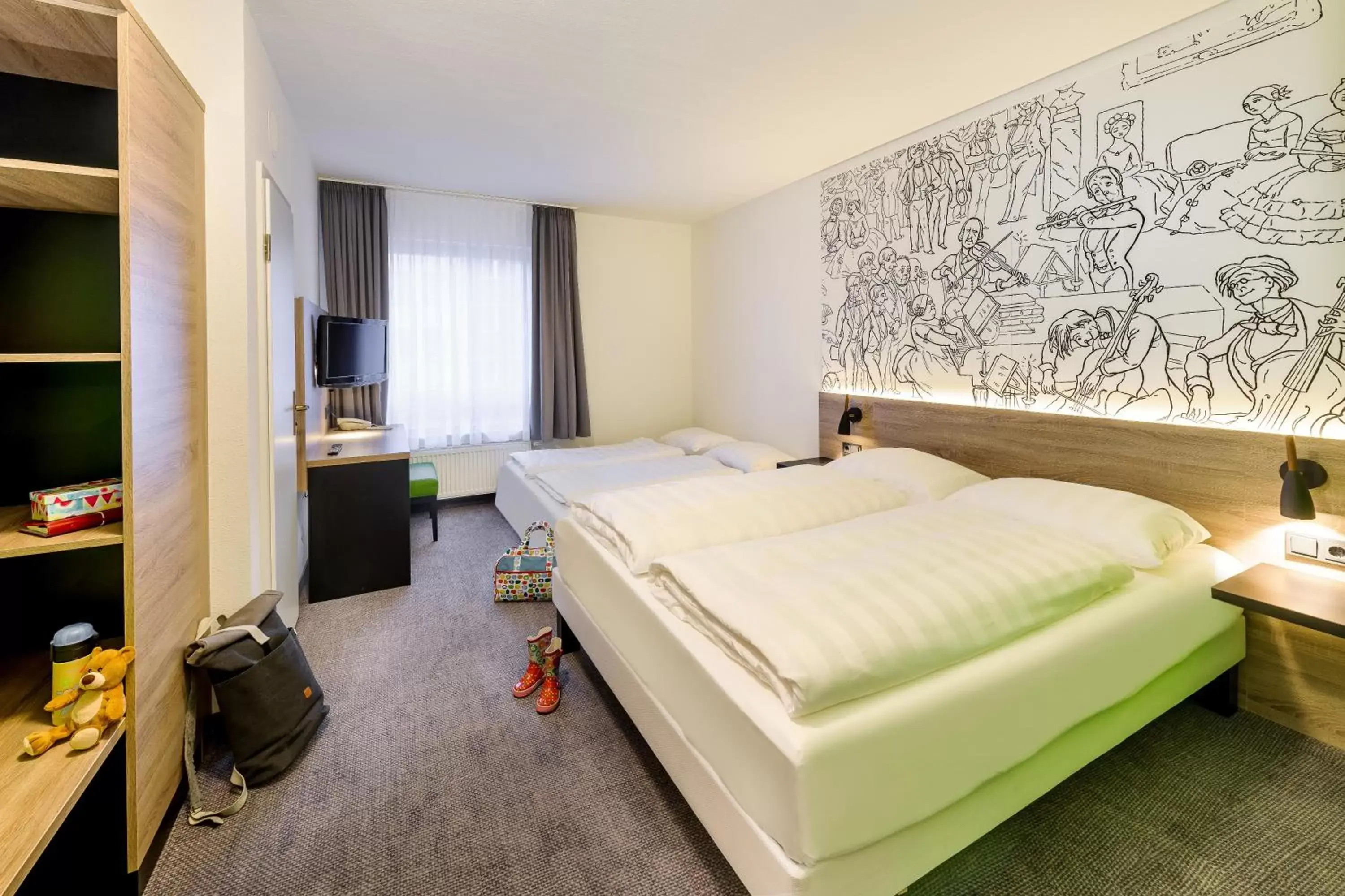 Photo of the whole room, Bed in ibis Styles Halle