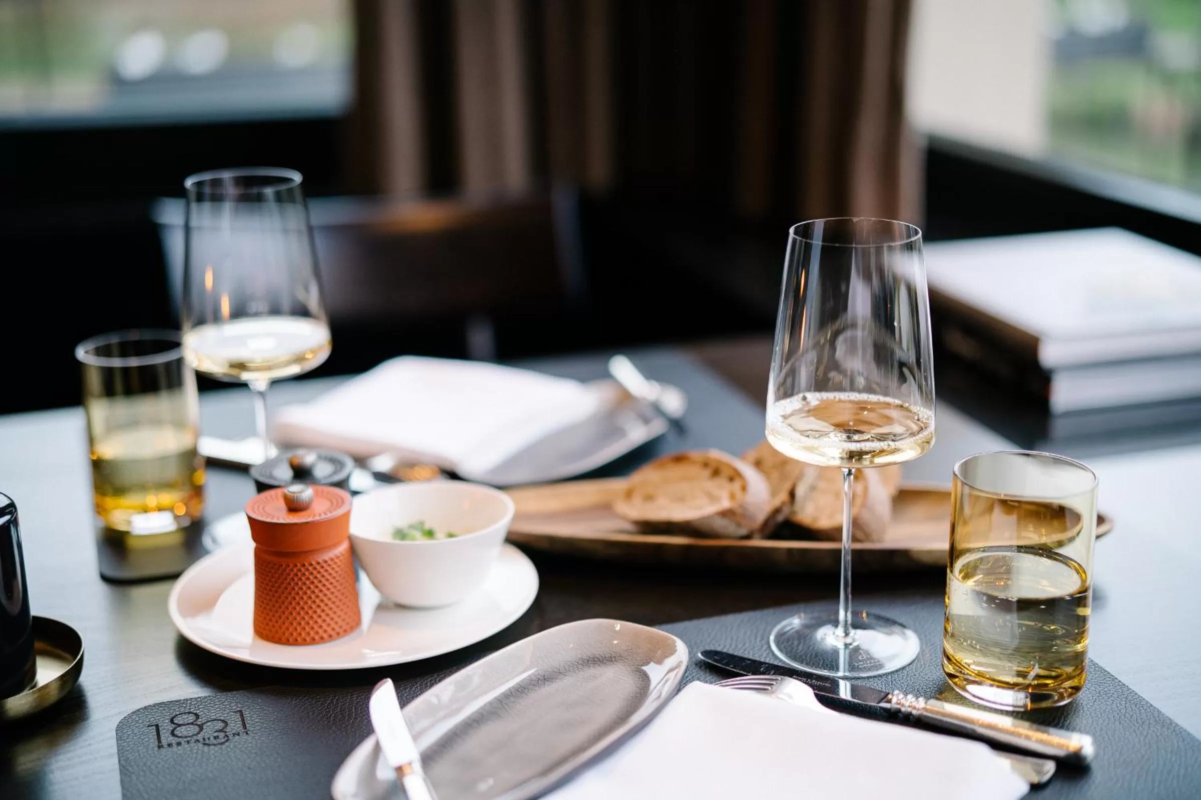 Restaurant/places to eat in Schlosshotel Hugenpoet