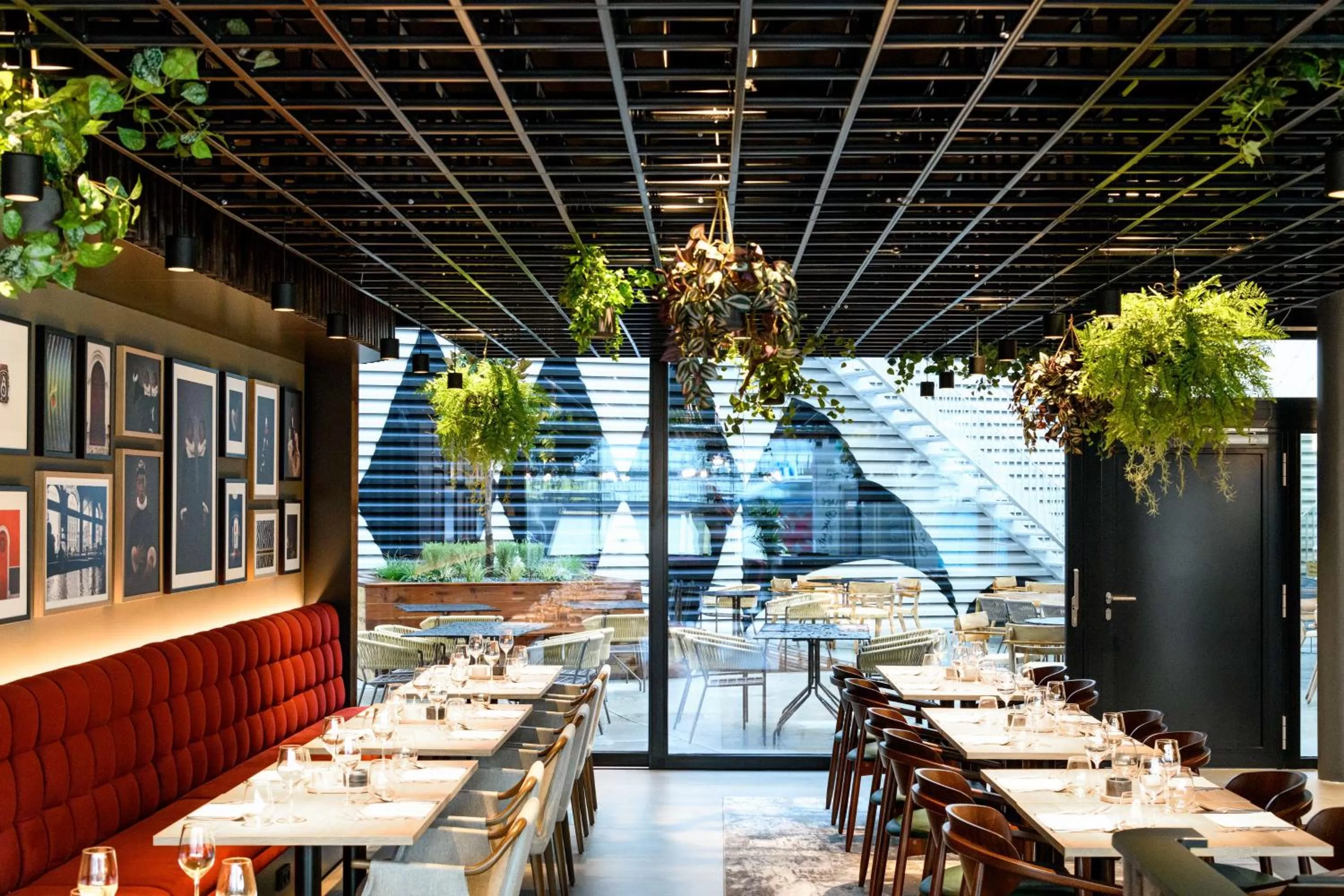 Restaurant/places to eat in Radisson RED Hotel, Vienna