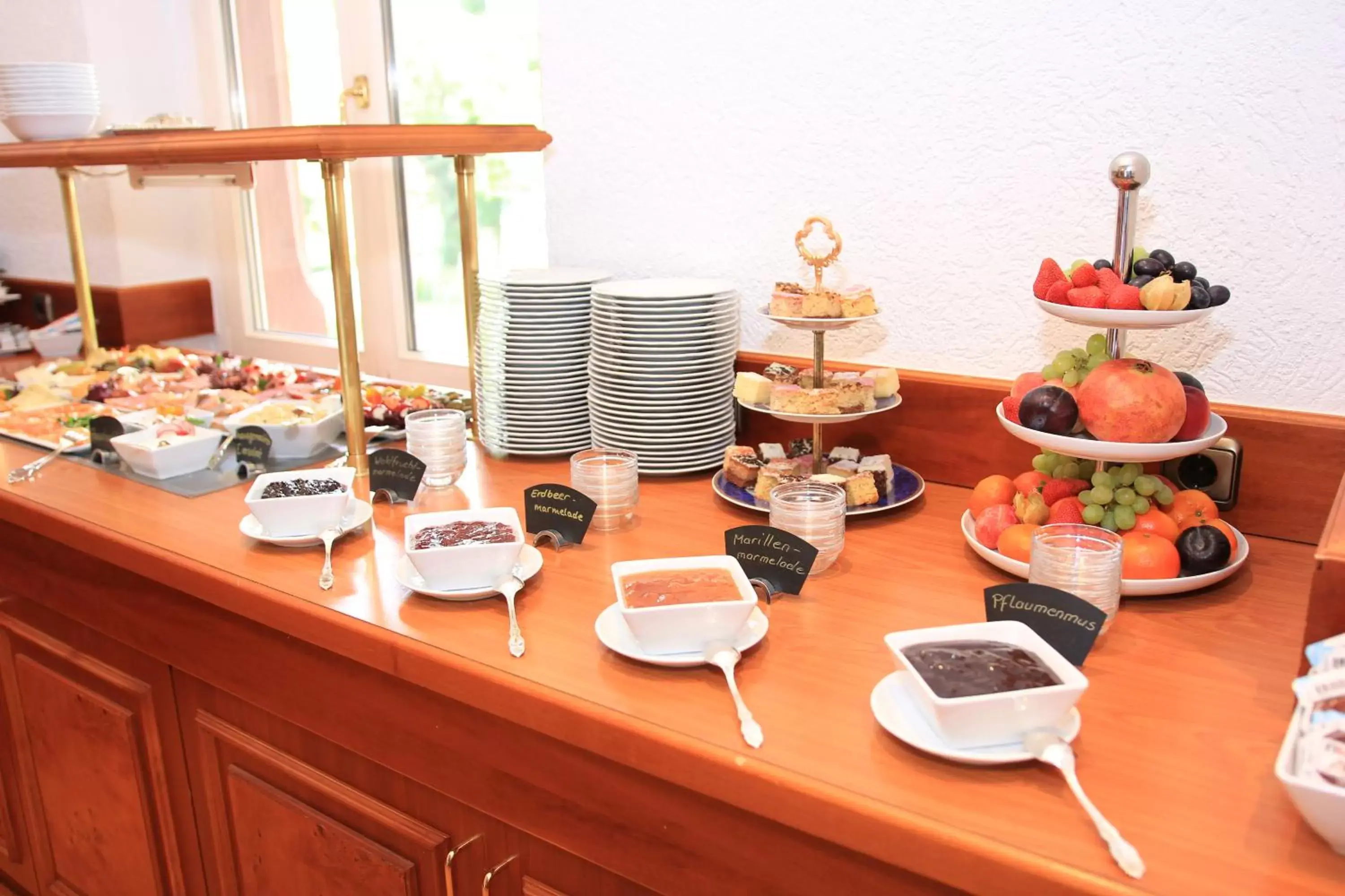 Buffet breakfast in Hotel Erbprinzenpalais