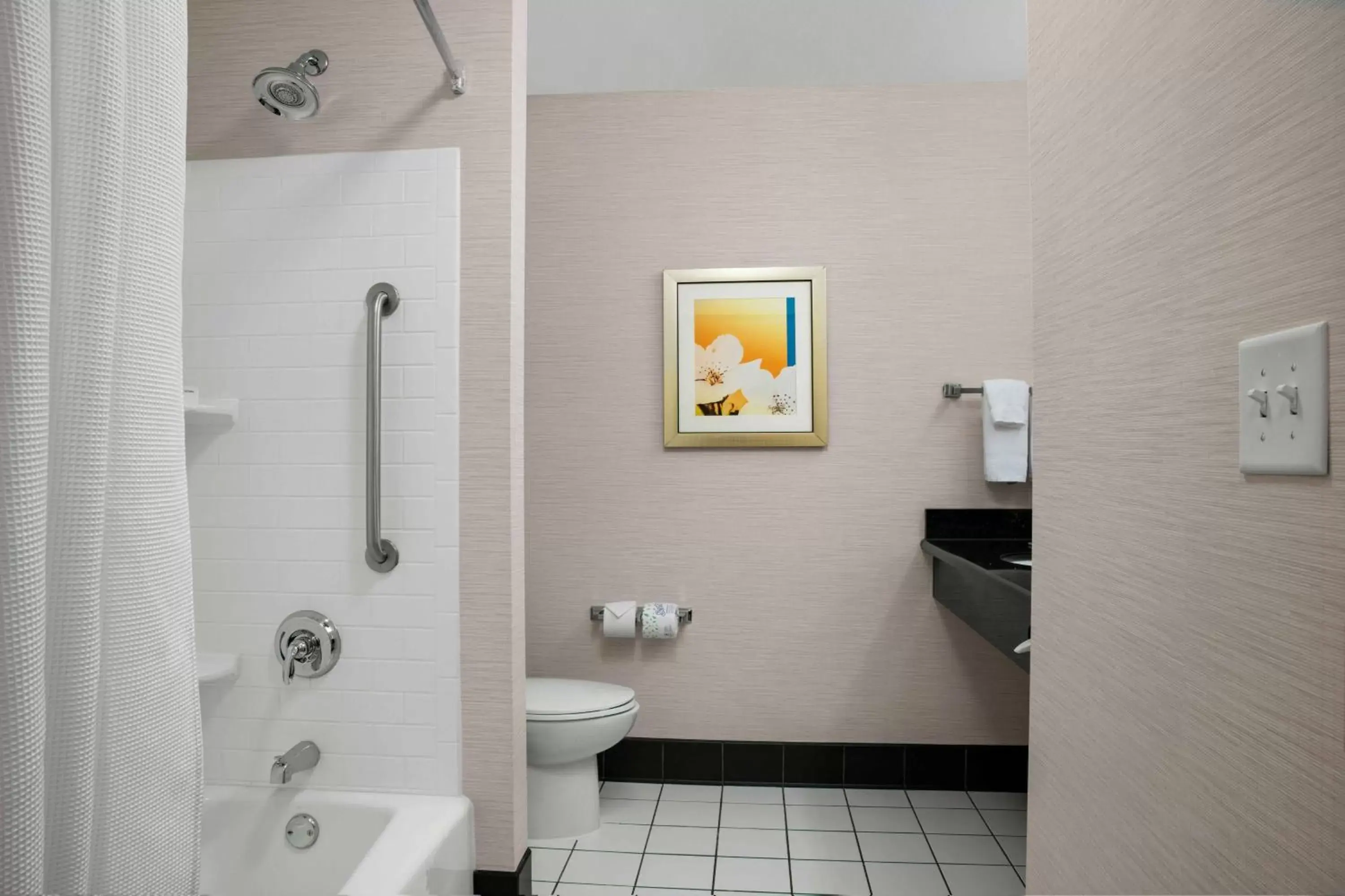 Bathroom in Fairfield Inn & Suites by Marriott Augusta Fort Gordon Area