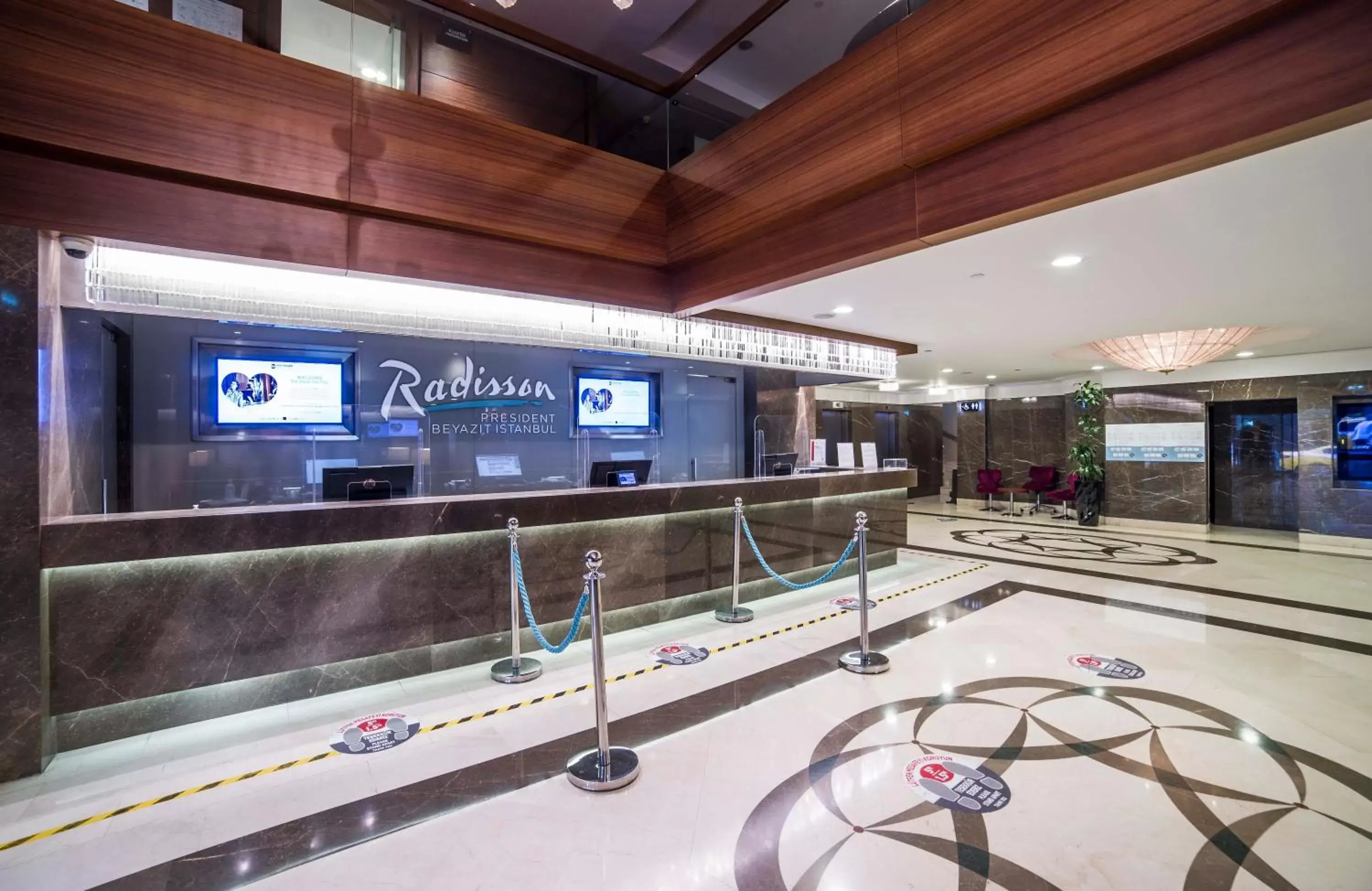 Facade/entrance, Lobby/Reception in Radisson Hotel President Old Town Istanbul