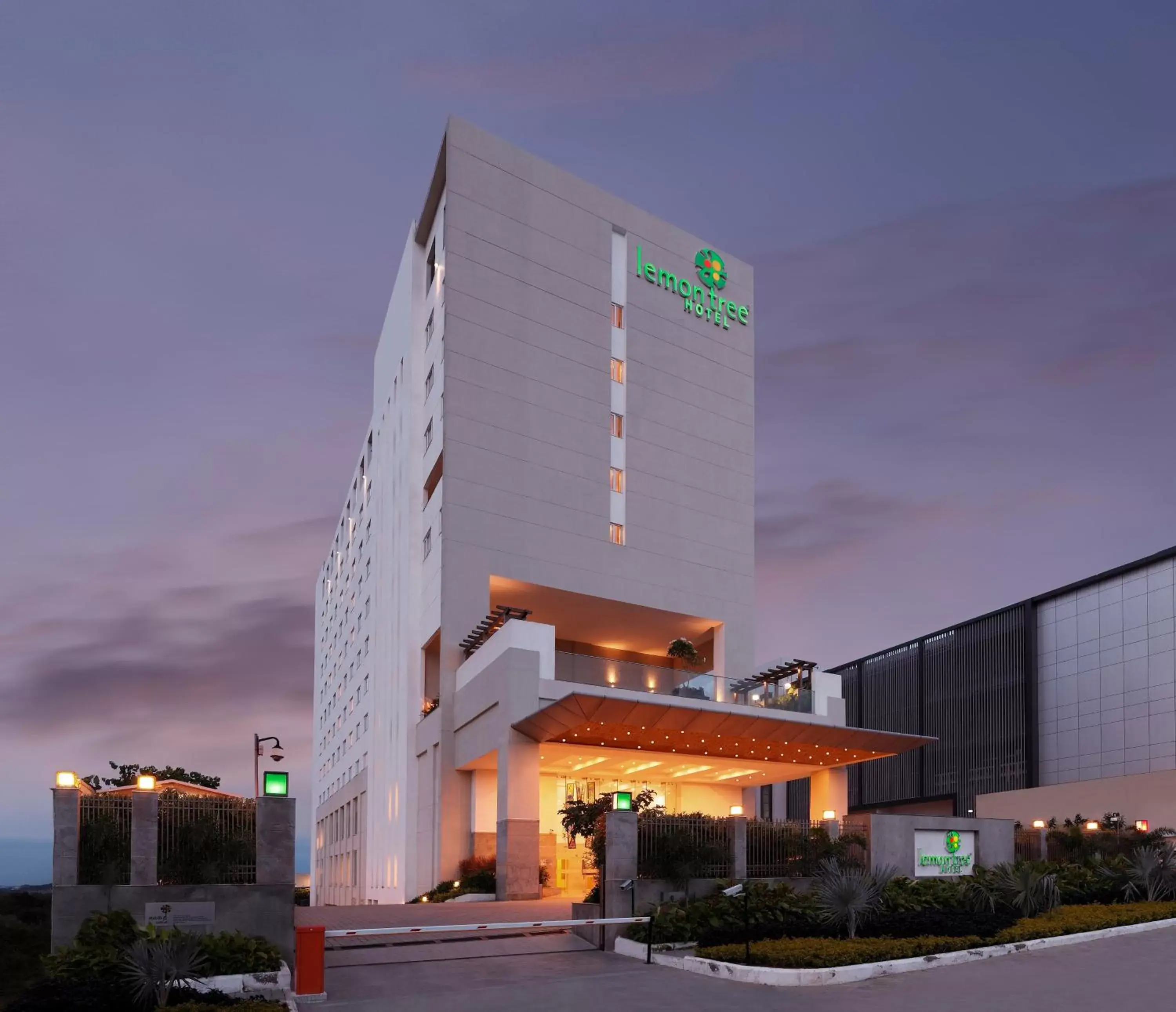 Facade/entrance, Property Building in Lemon Tree Hotel, Gachibowli, Hyderabad