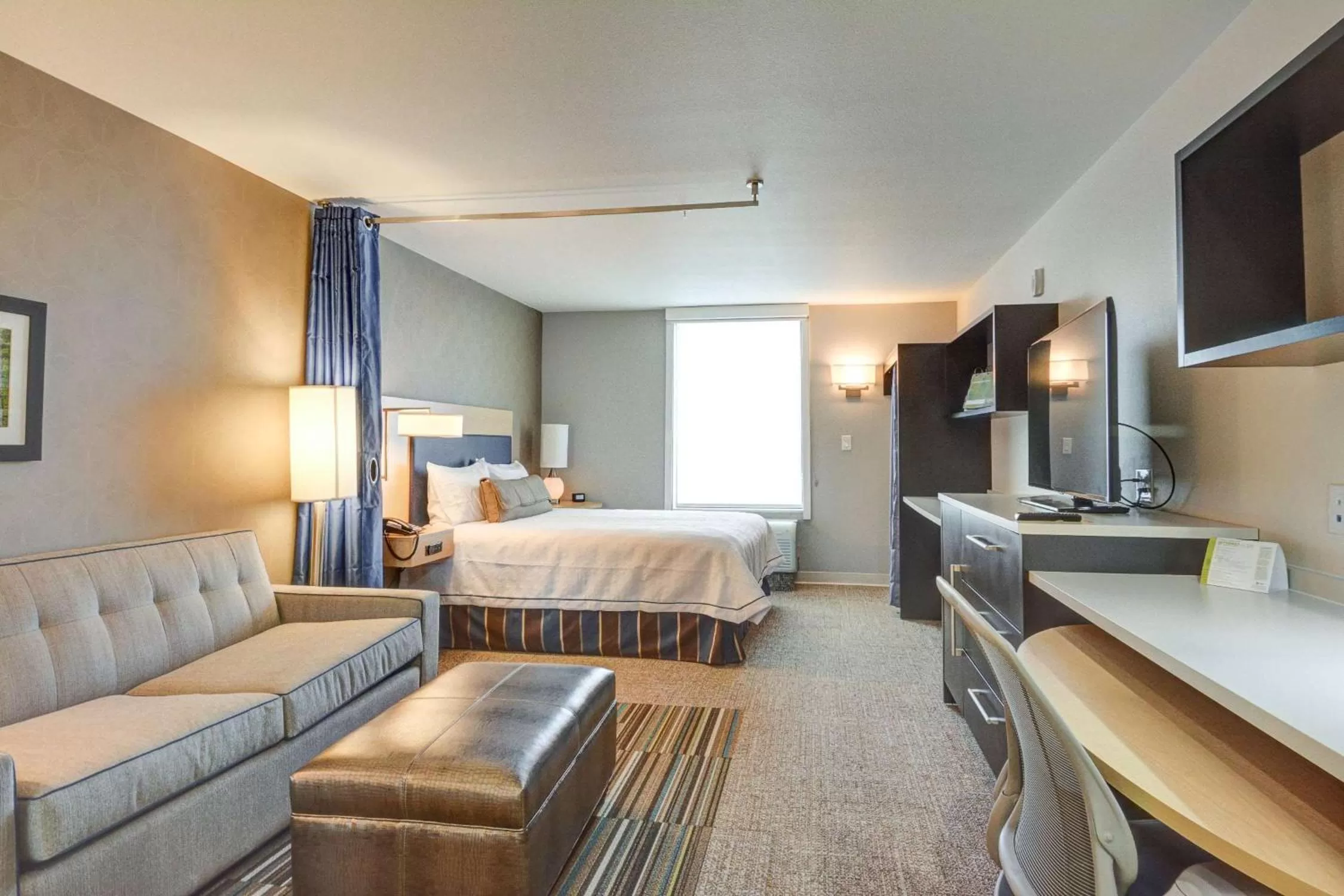 Premium Queen Studio in Home2 Suites by Hilton Irving/DFW Airport North