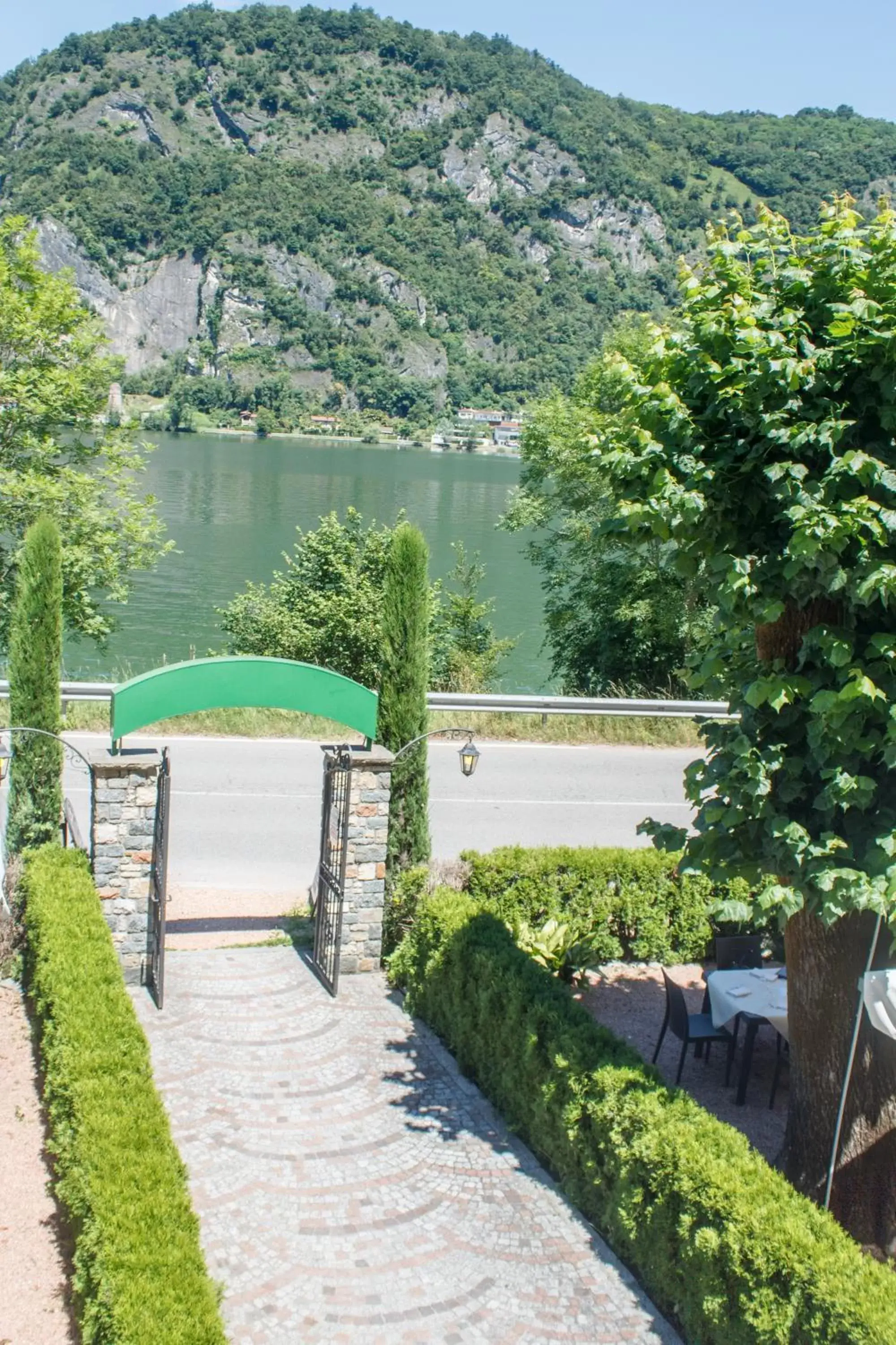 Facade/entrance, Garden in Hotel Grotto Bagat