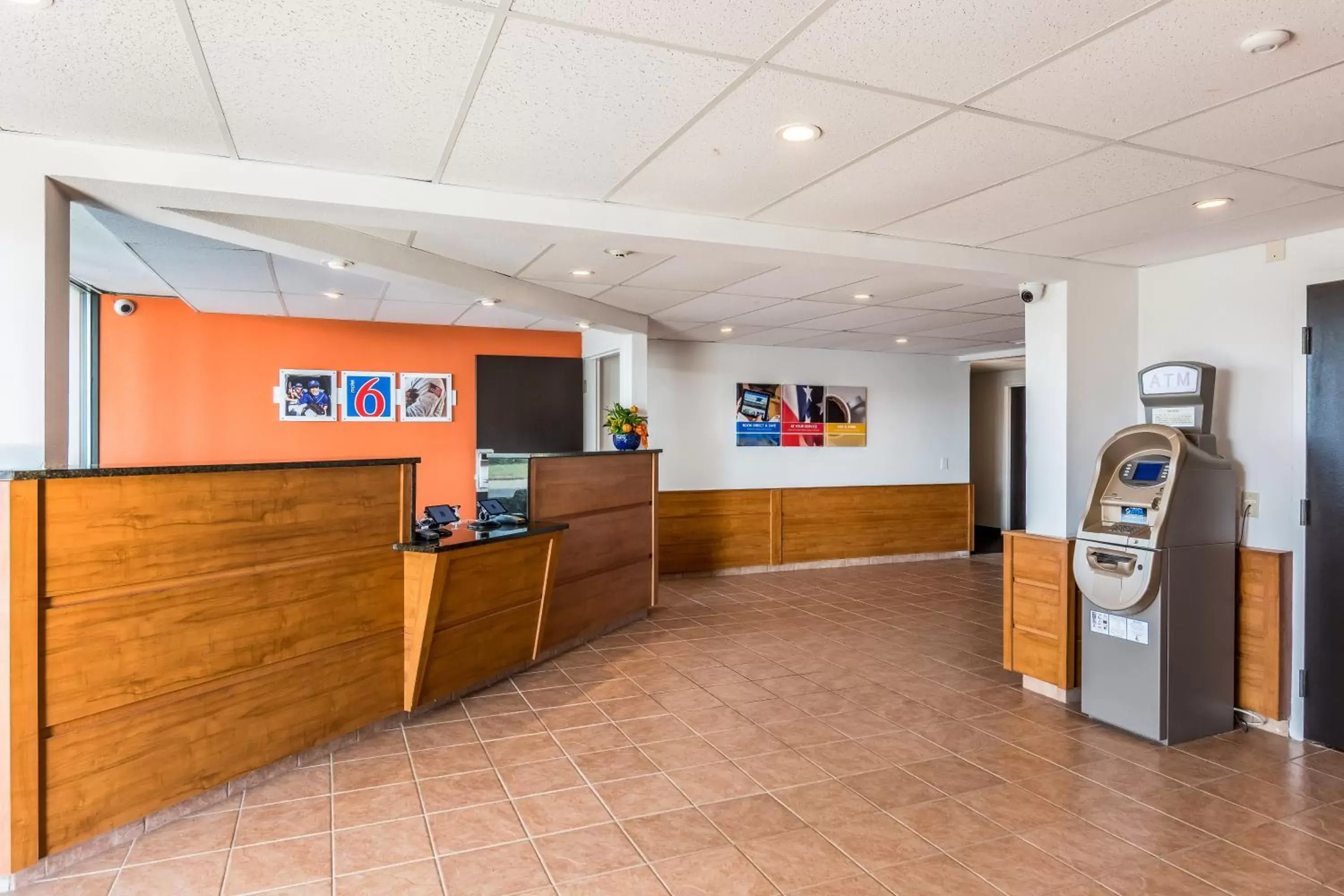 Lobby or reception, Lobby/Reception in Motel 6-Petersburg, VA - Fort Lee