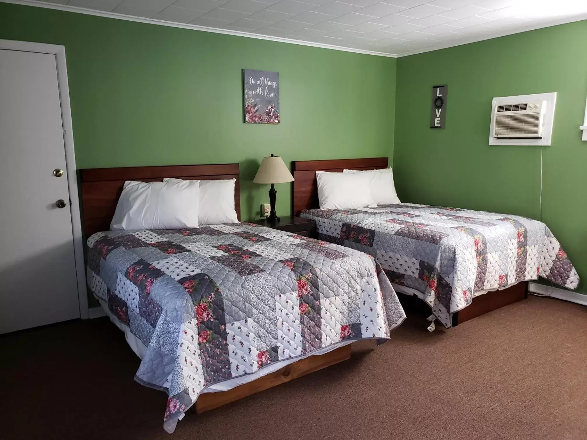 Bed in Blue Ridge Motel