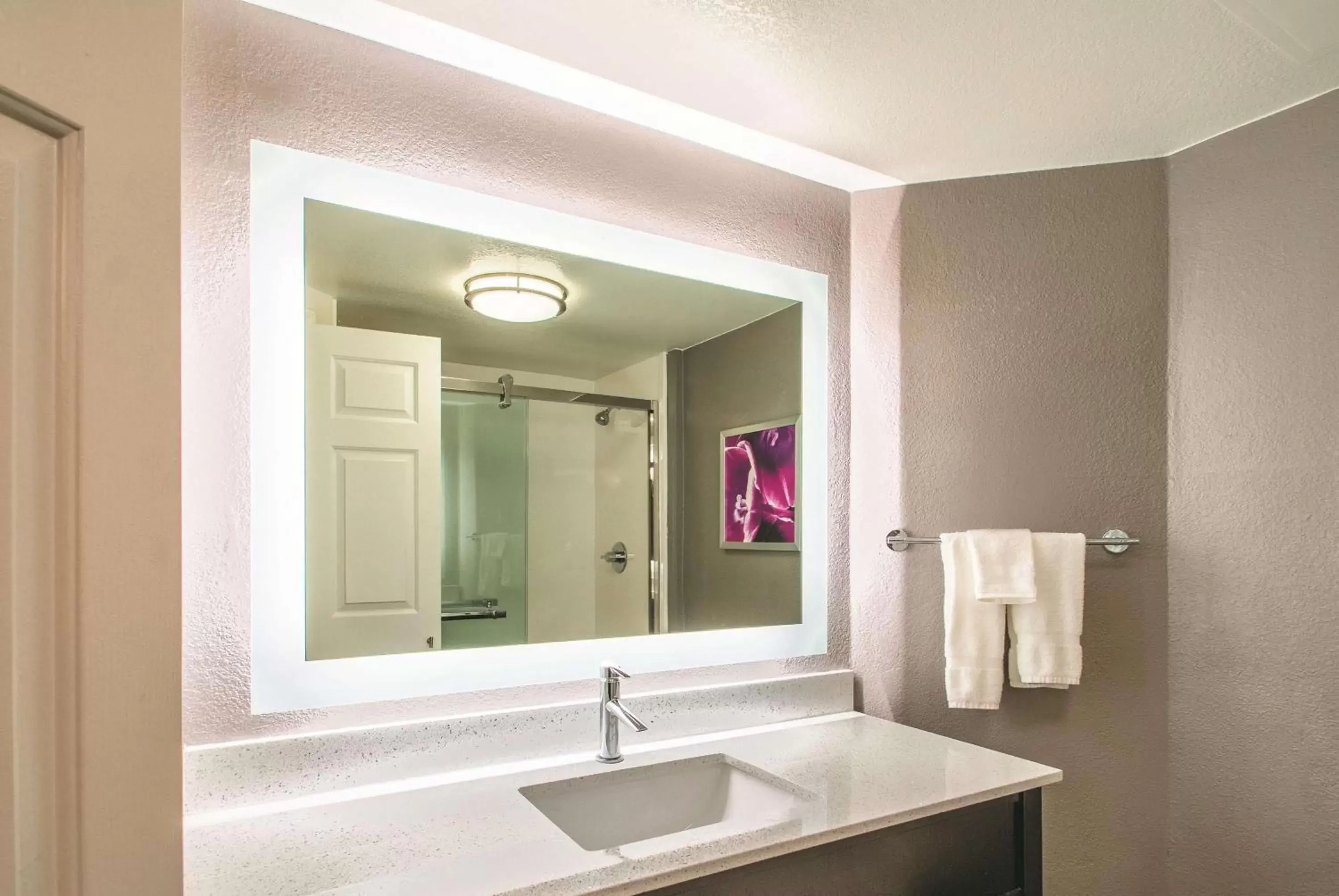 Photo of the whole room, Bathroom in La Quinta by Wyndham Orem University Pwy Provo