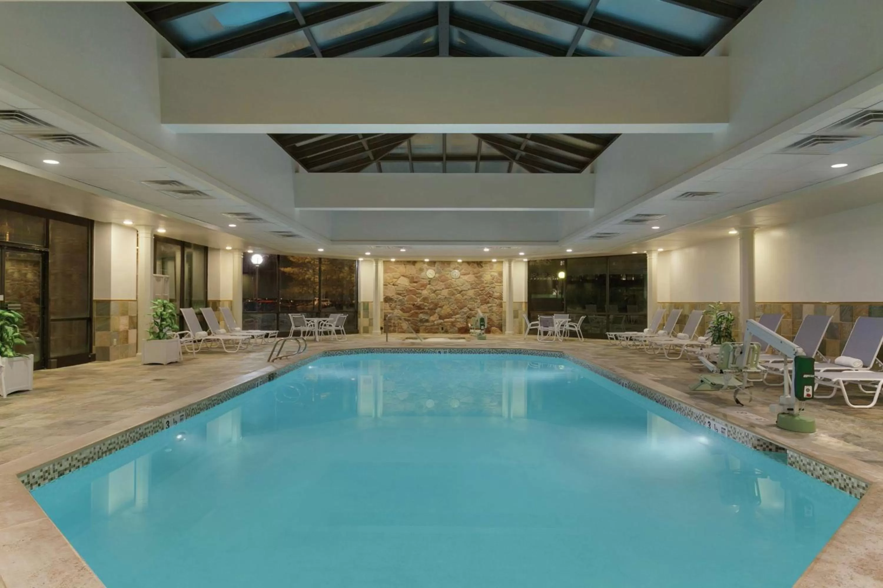 Pool view, Swimming Pool in Hilton Woodcliff Lake