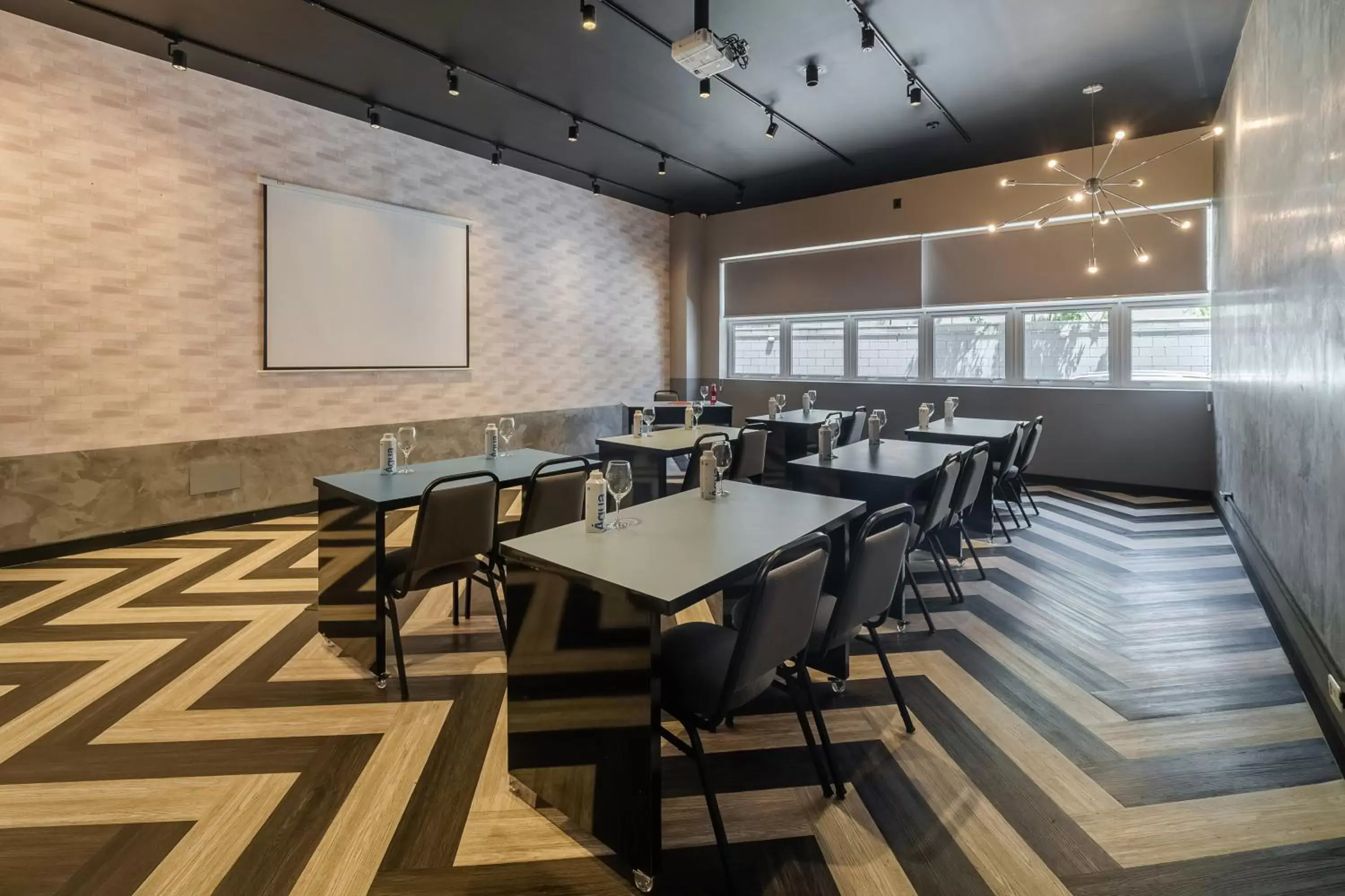 Meeting/conference room, Restaurant/Places to Eat in ibis Sorocaba