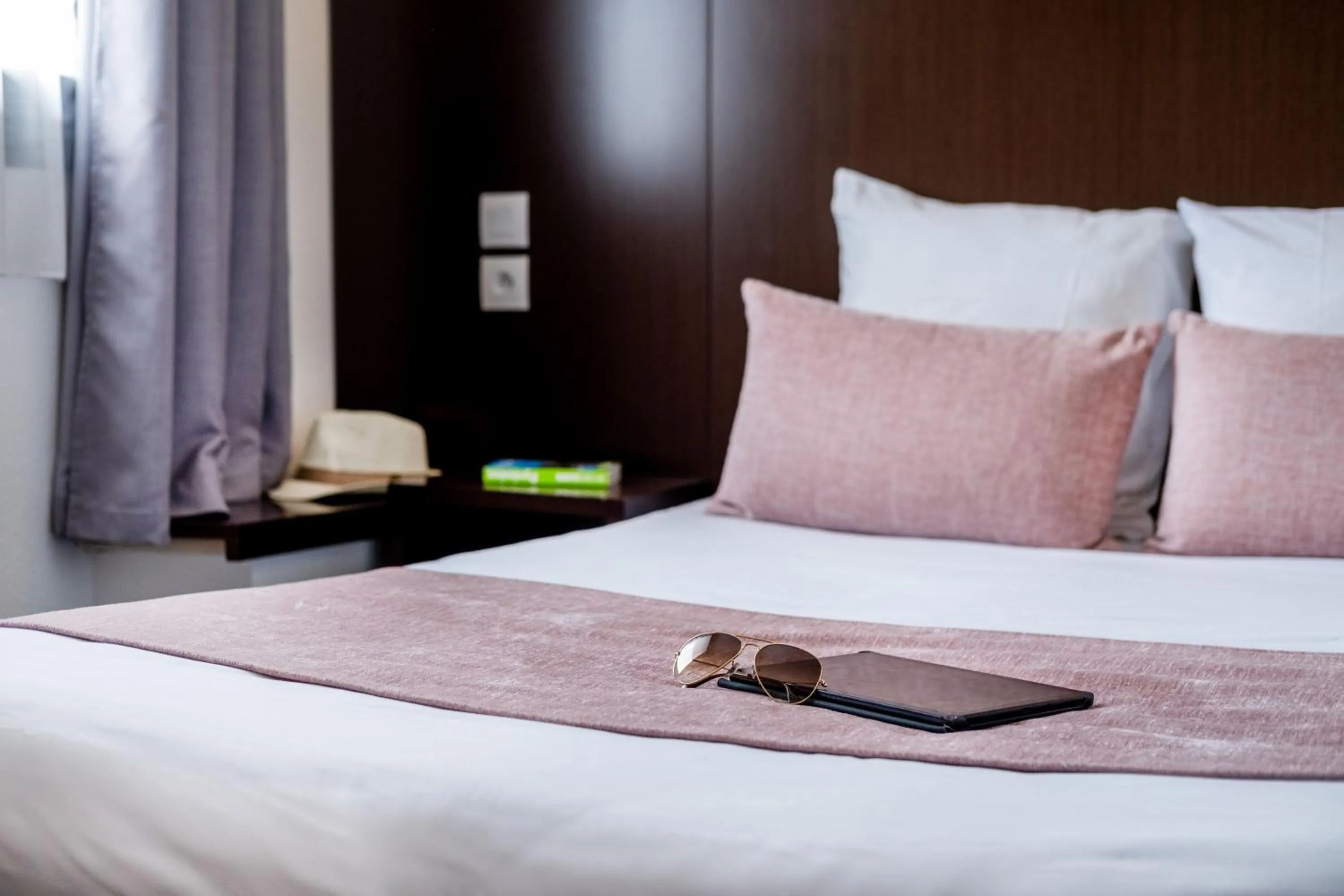 Bed in Hôtel Sainte-Rose