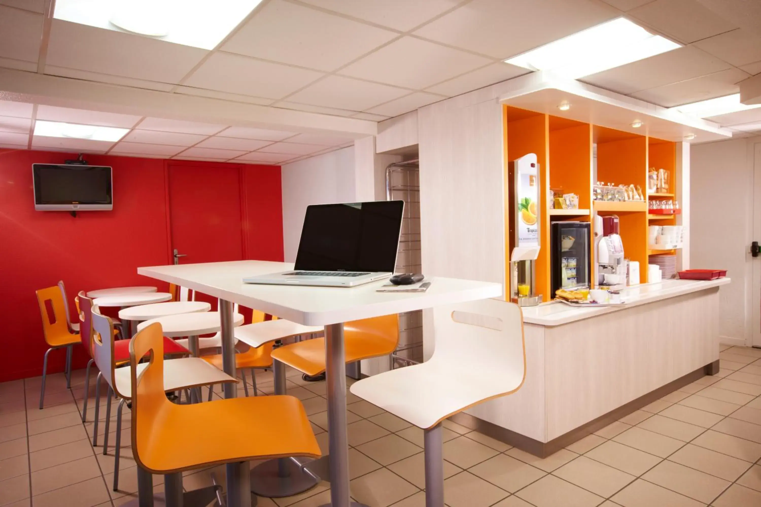 Restaurant/places to eat in Premiere Classe Lyon Ouest - Tassin