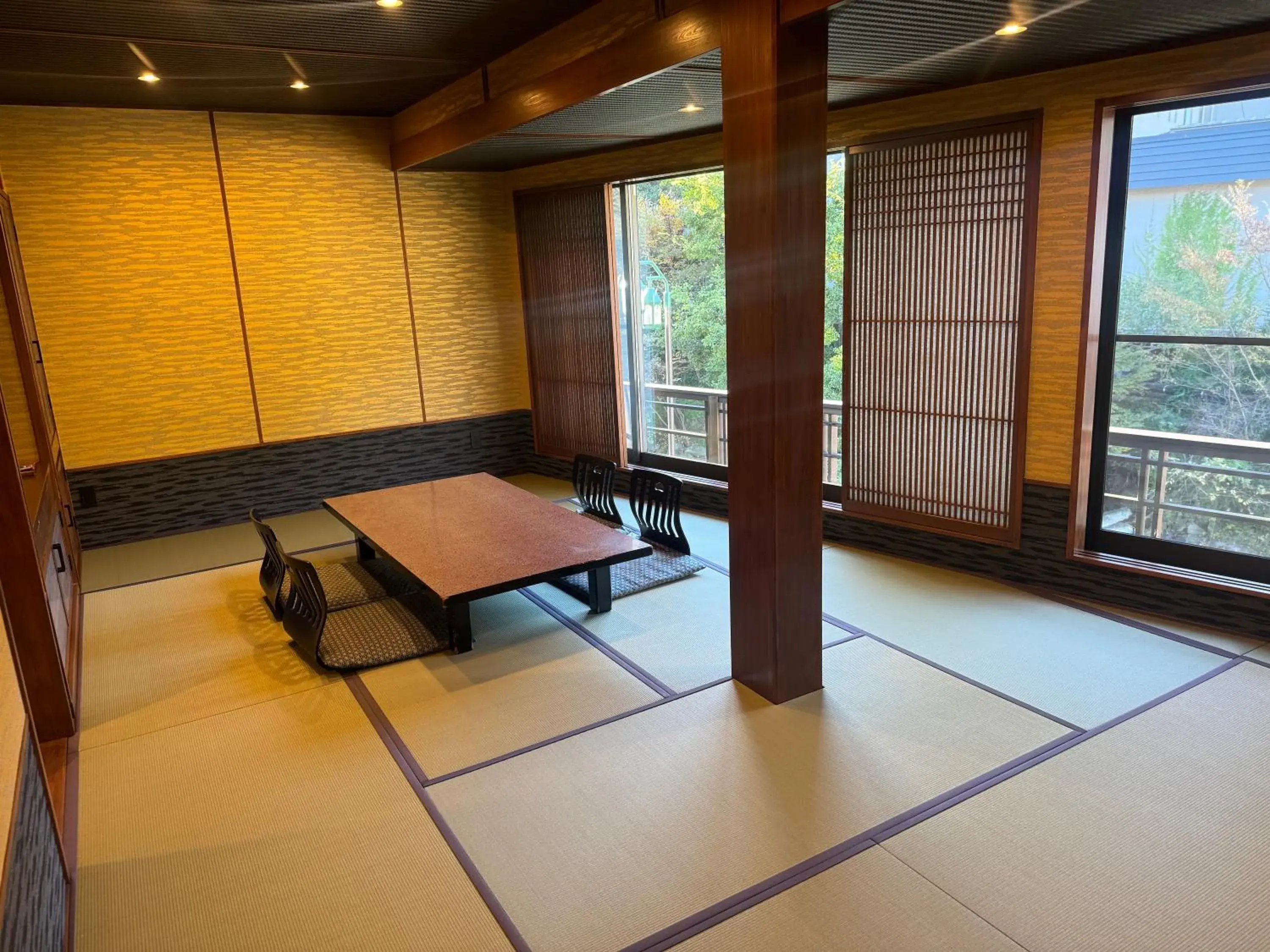 Photo of the whole room, Seating Area in Hakoneyumoto Onsen Yaeikan